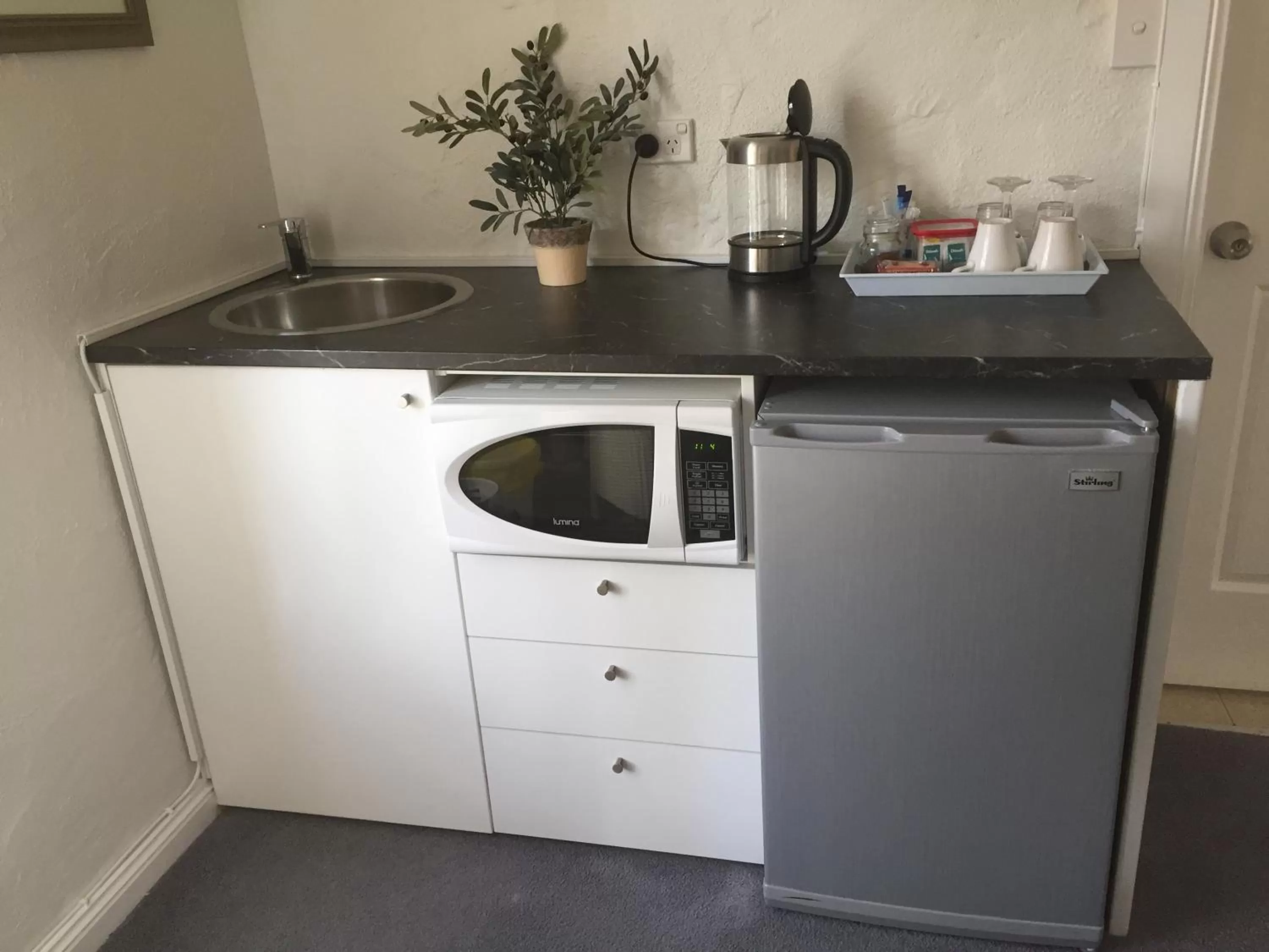 Kitchen or kitchenette, Kitchen/Kitchenette in Bundanoon Lodge