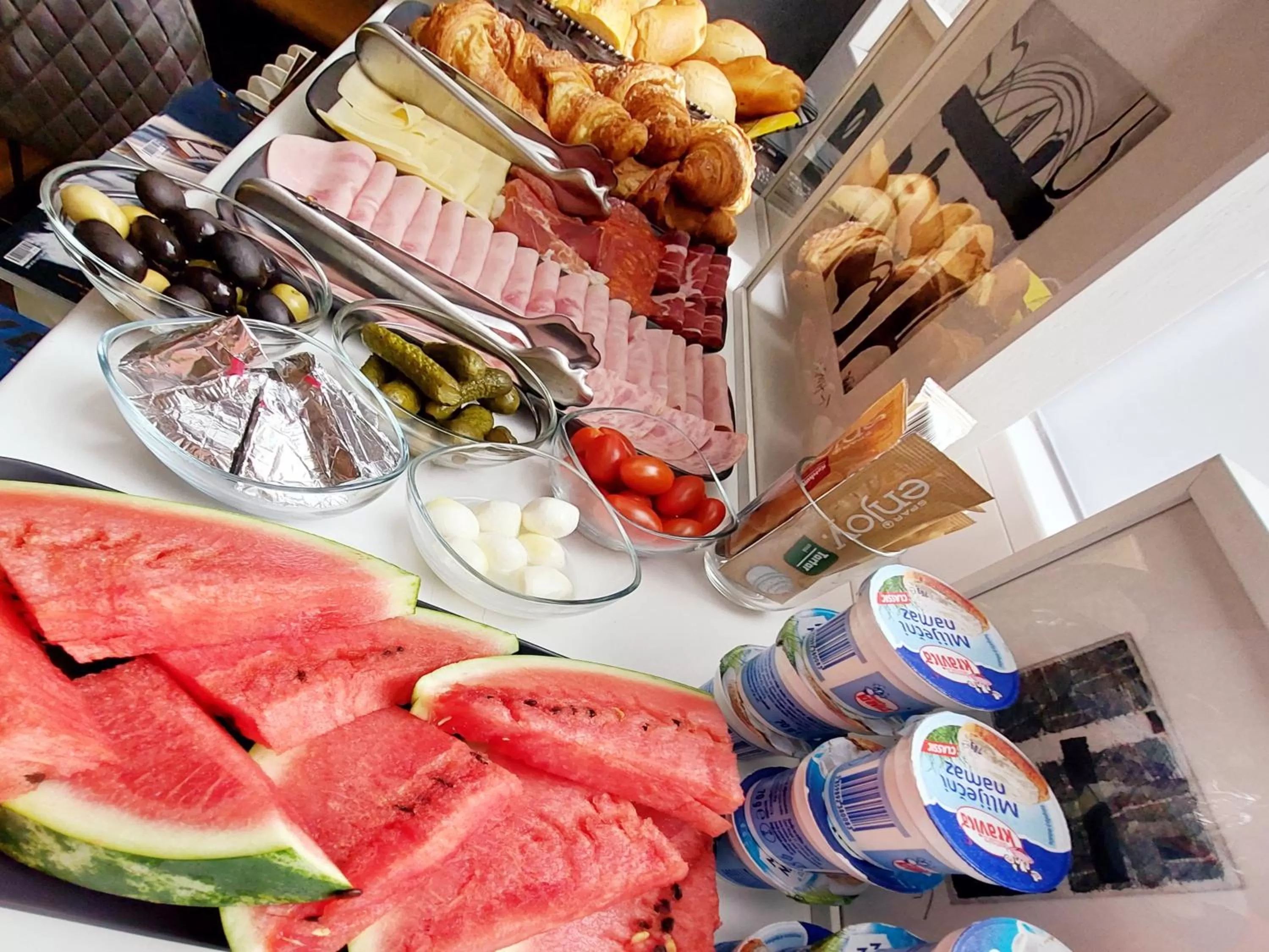 Food and drinks in A8 b&b