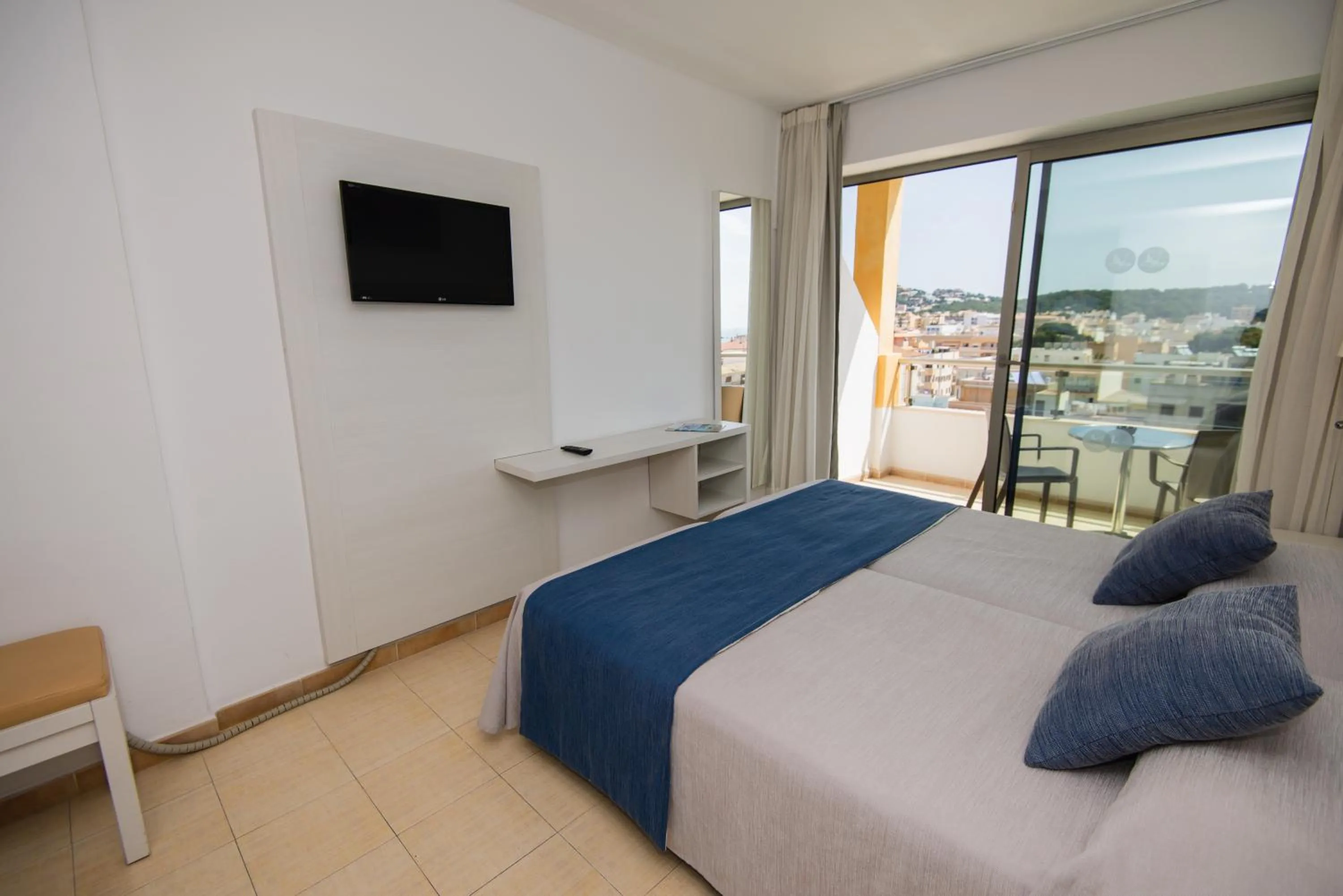 Photo of the whole room, Bed in Hotel Bella Mar