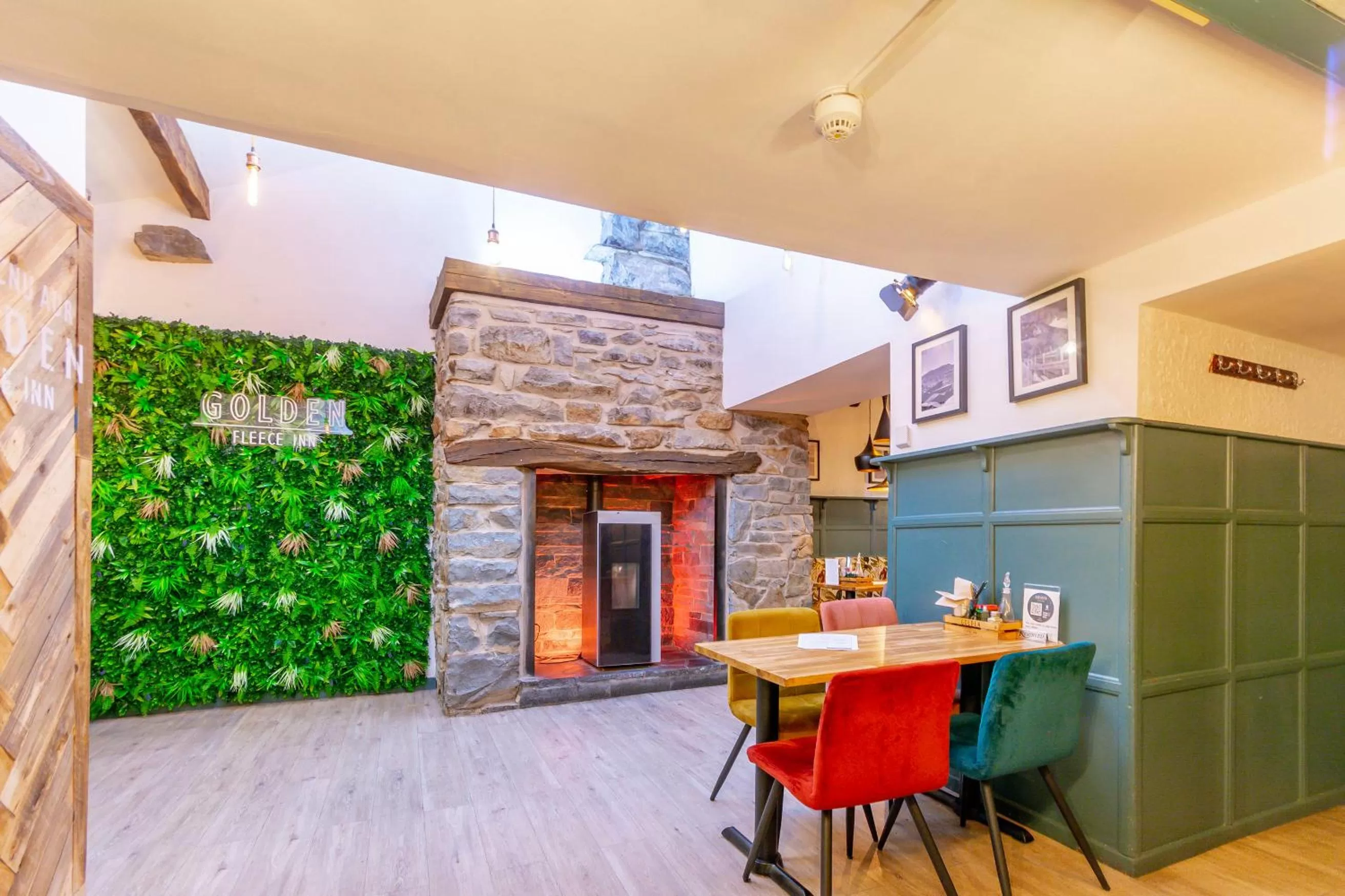 Restaurant/places to eat in The Golden Fleece Inn