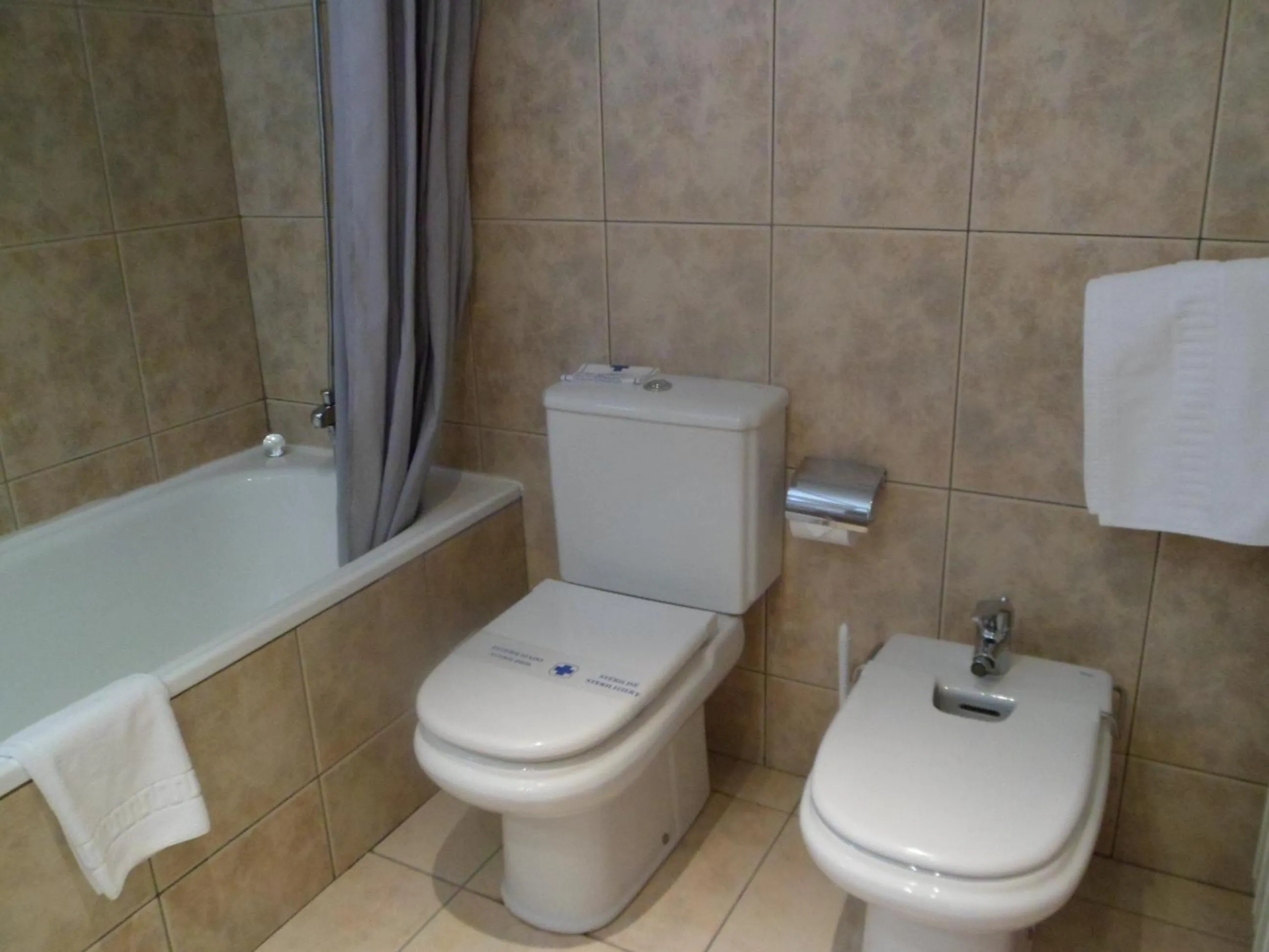 Bathroom in Wuau! Hotel Segle XX