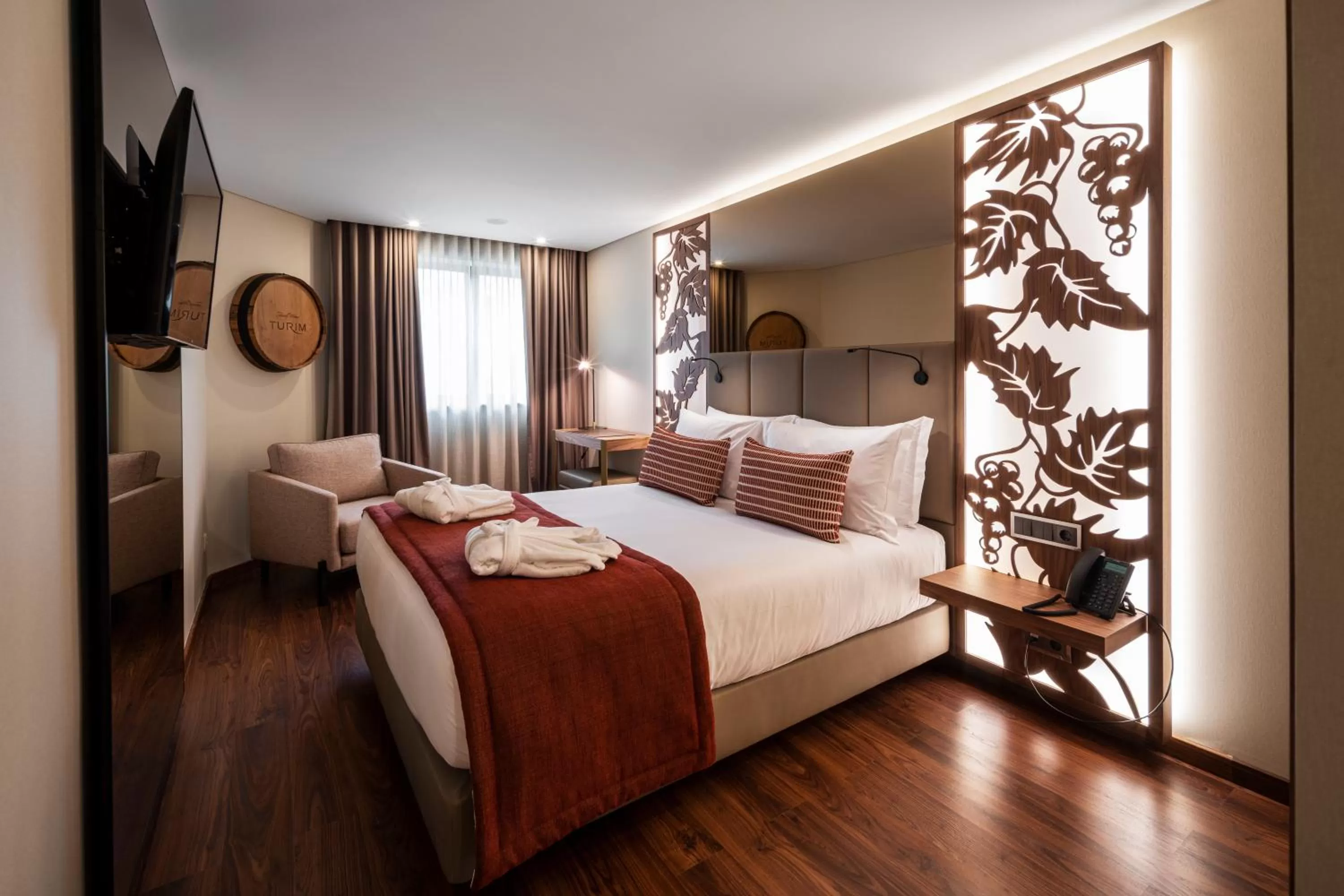 Bedroom, Bed in TURIM Oporto Hotel