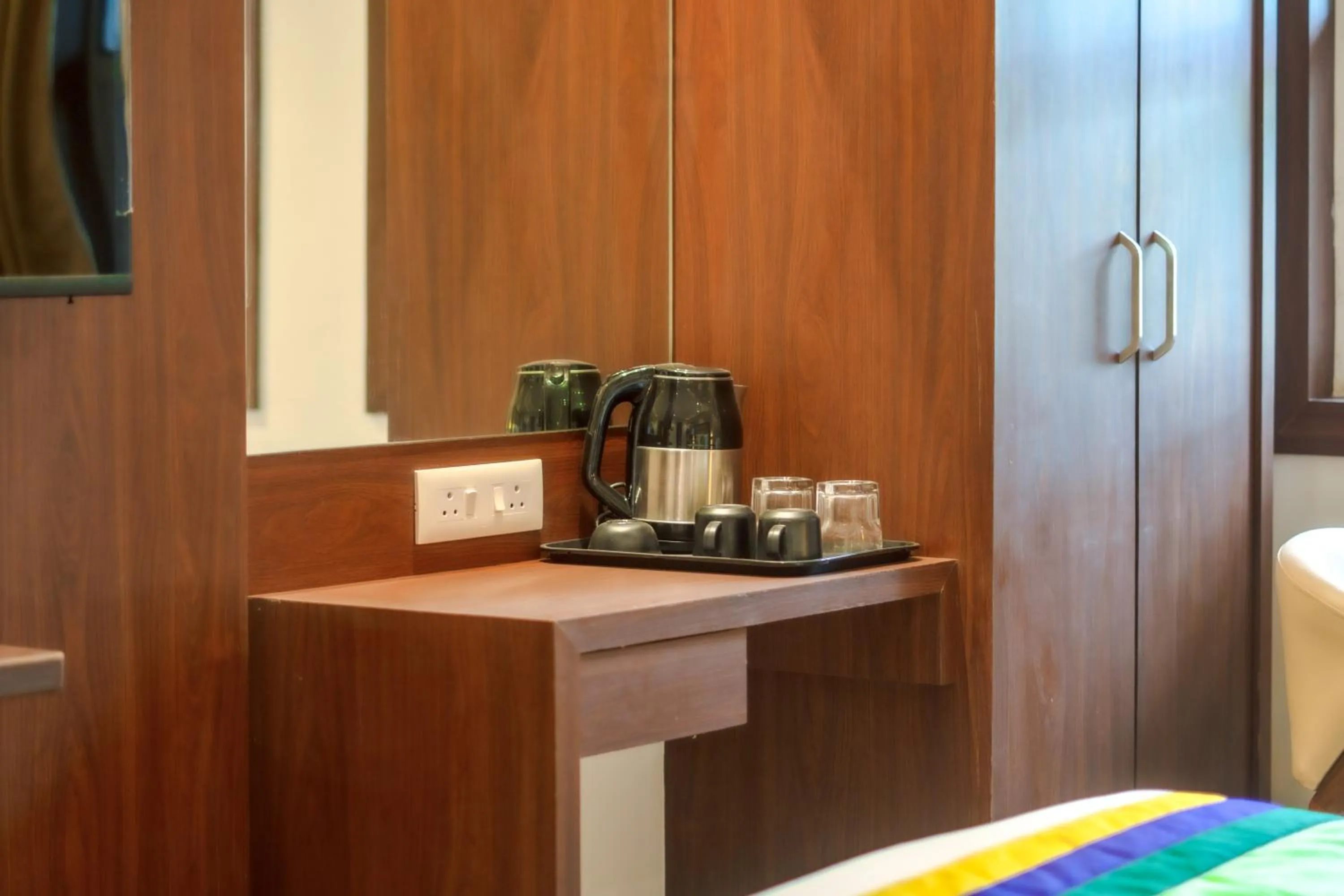 Coffee/tea facilities, Bed in Treebo Serenity Inn, Koregaon Park