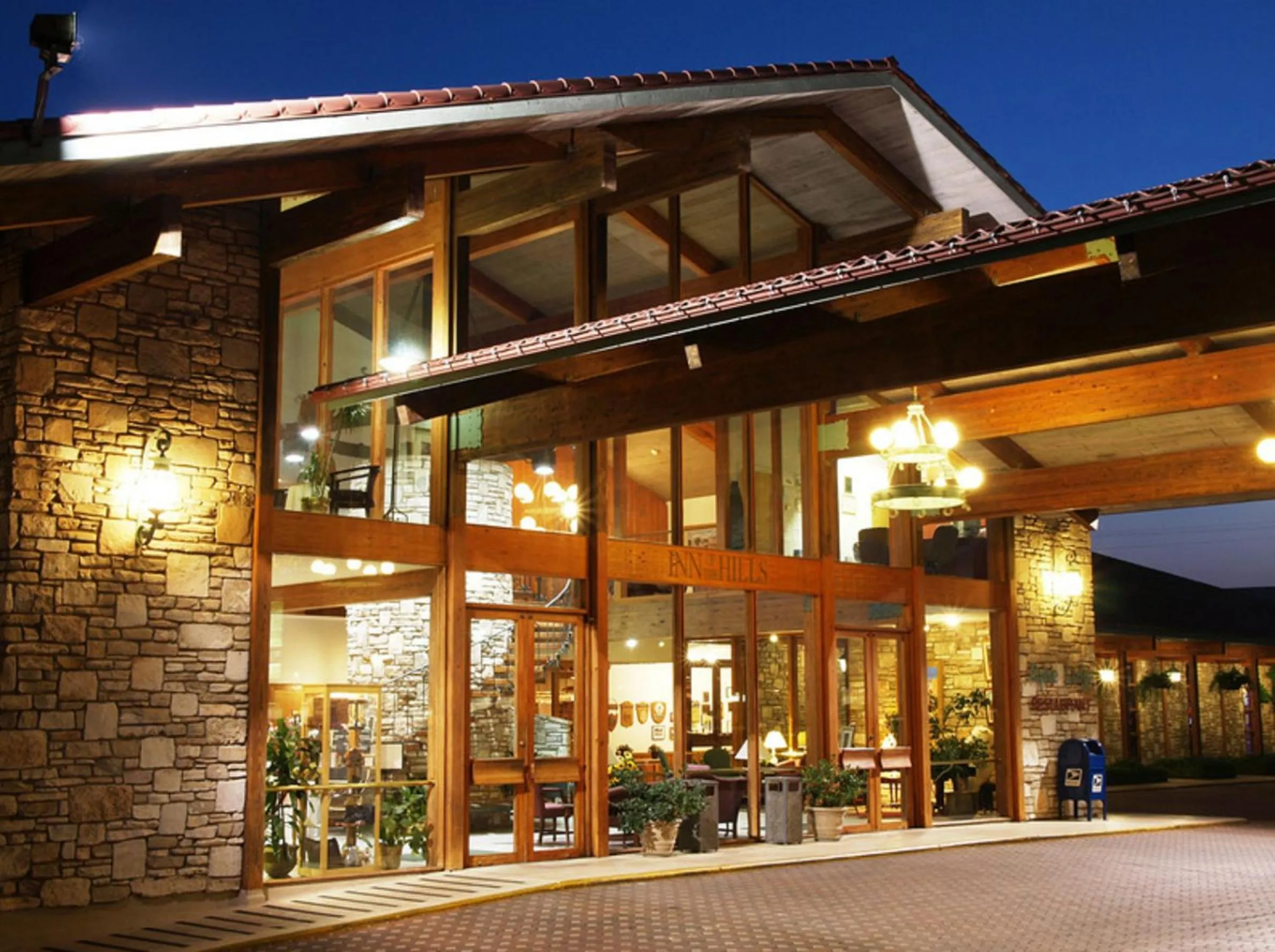 Facade/entrance in Inn of the Hills Hotel and Conference Center