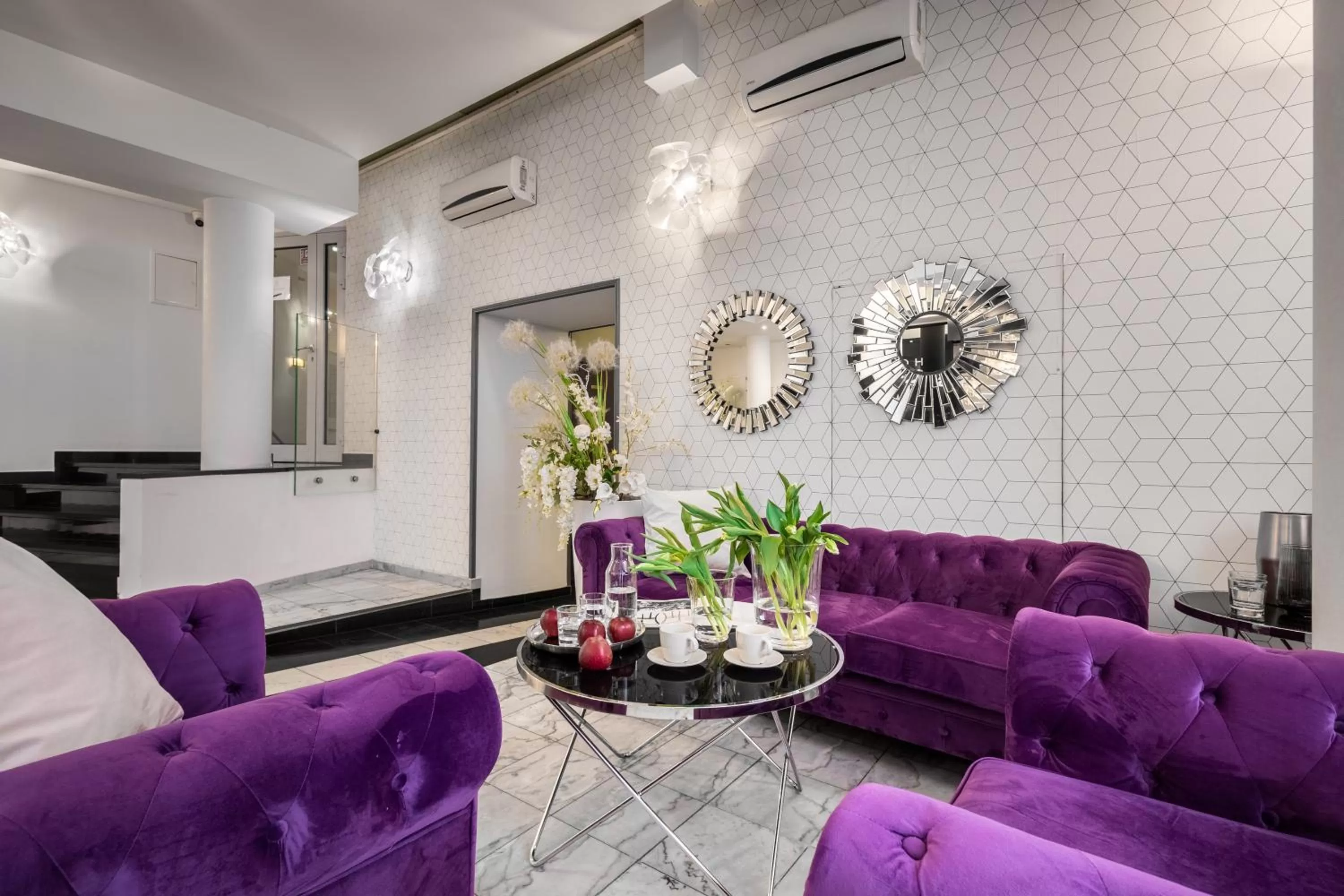 Lobby or reception in Hotel Sofia by The Railway Station Wroclaw