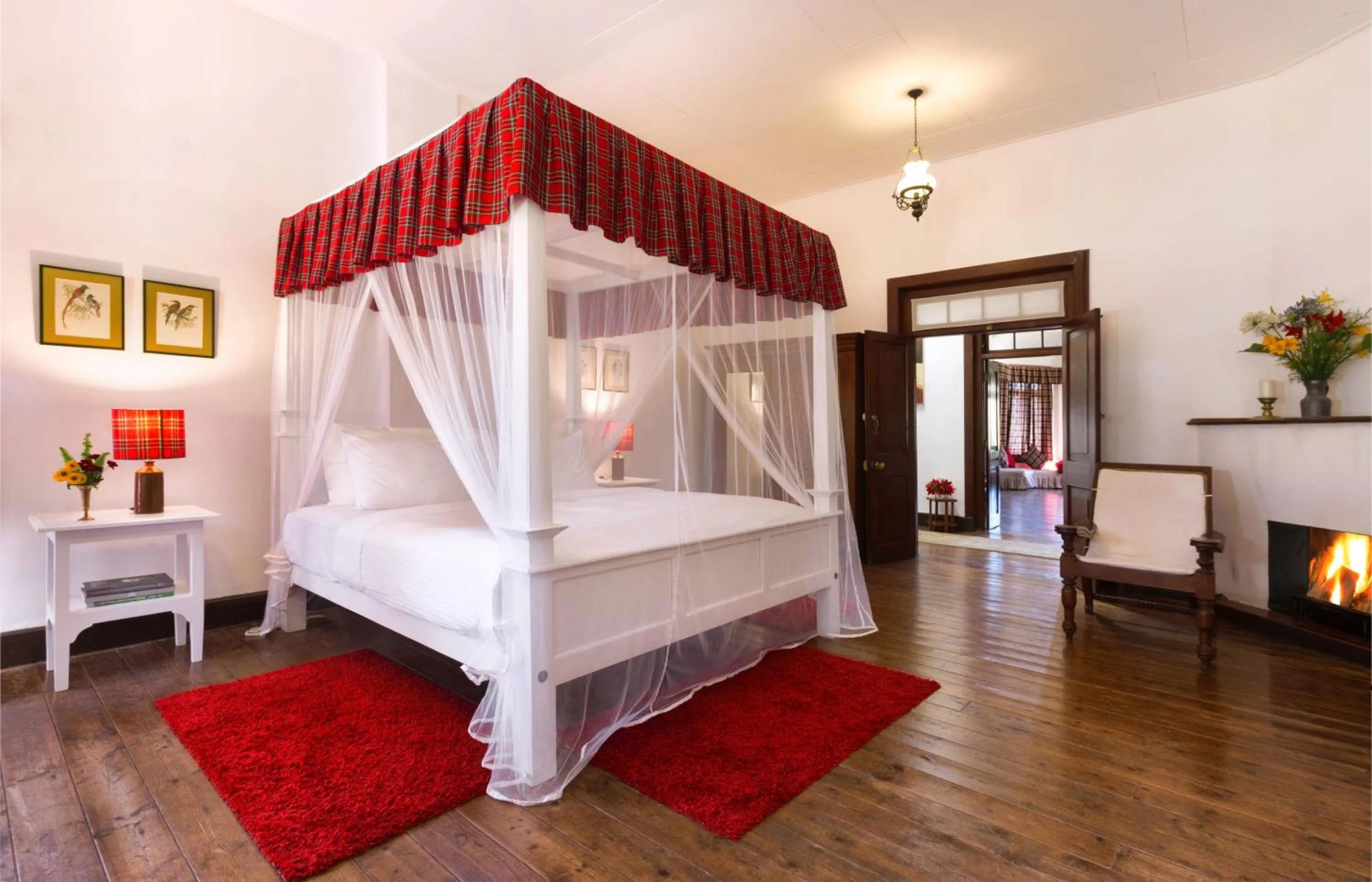 Day, Bed in Scottish Planter Bungalow- Thema Collection