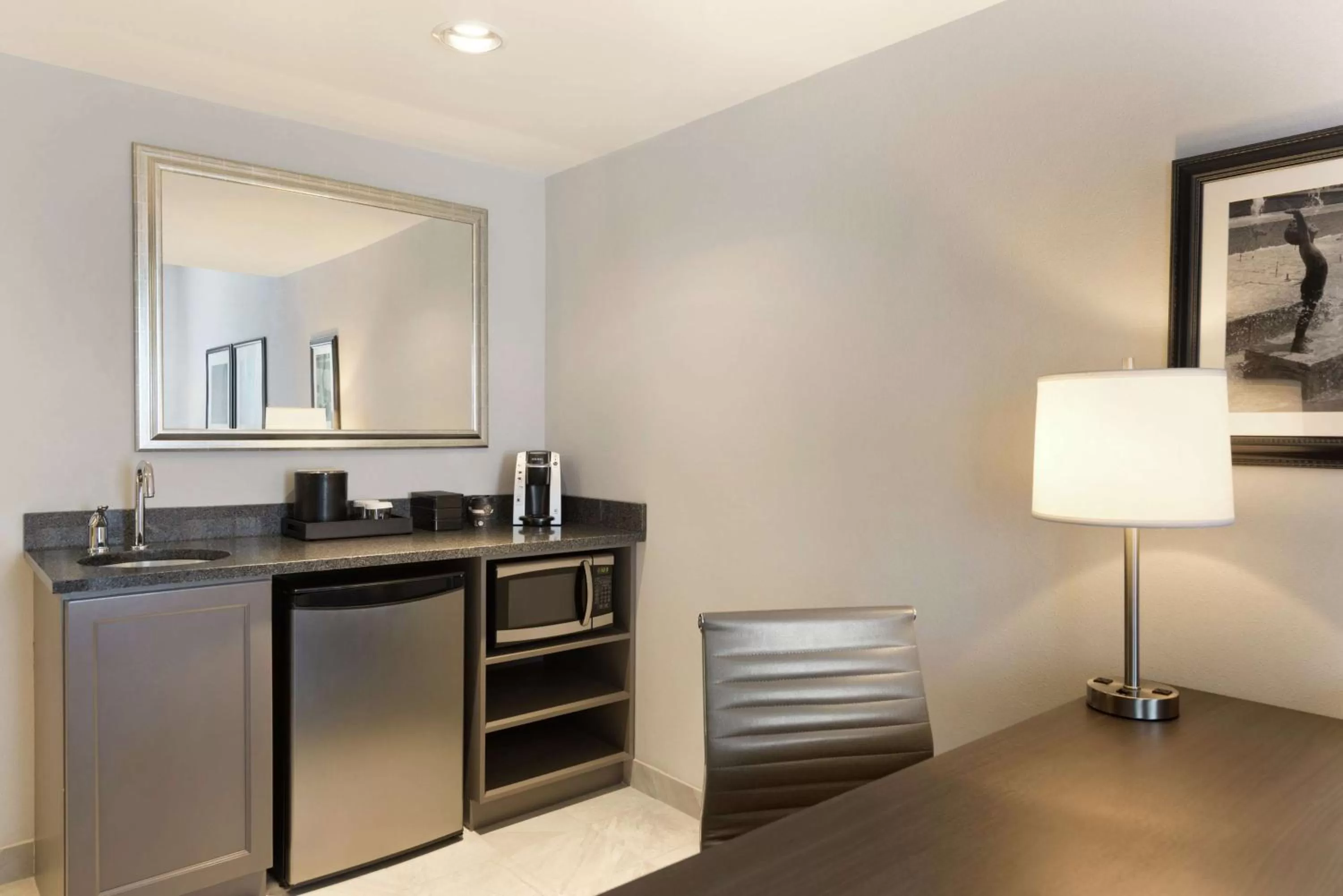 Bedroom in Embassy Suites Charlotte/Ayrsley