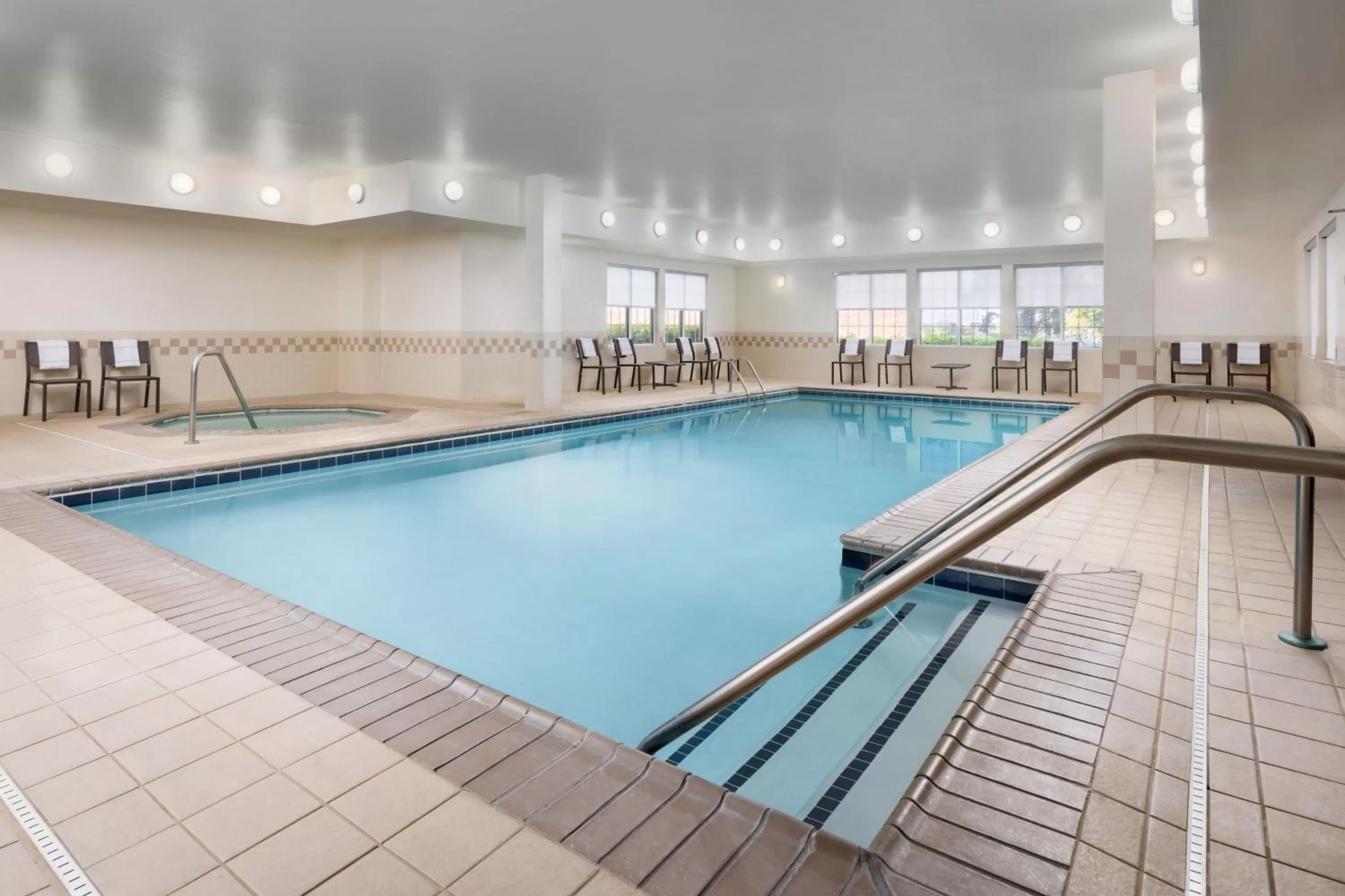 Swimming pool in Residence Inn Potomac Mills Woodbridge