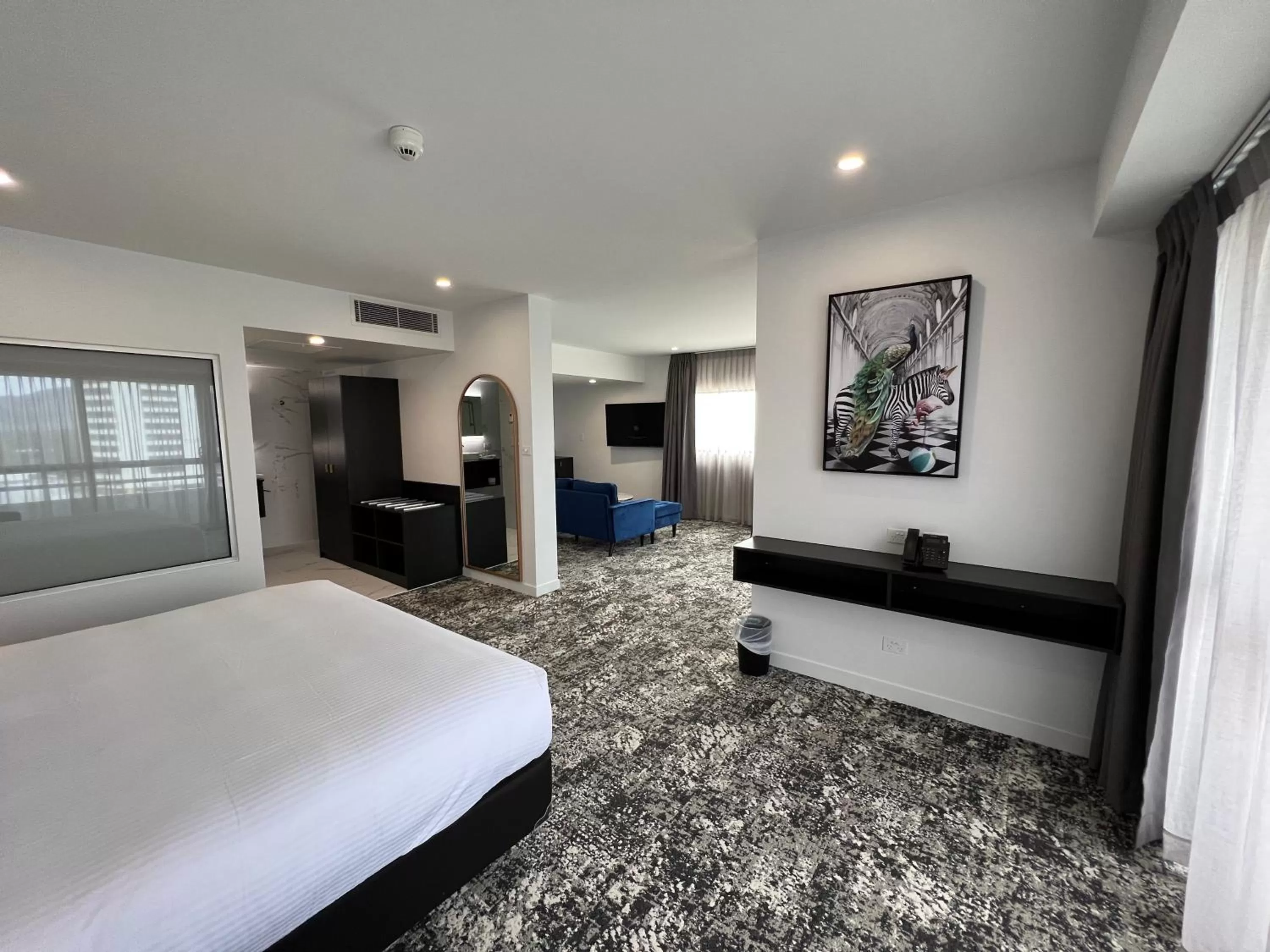 Photo of the whole room, Bed in The Benson Hotel