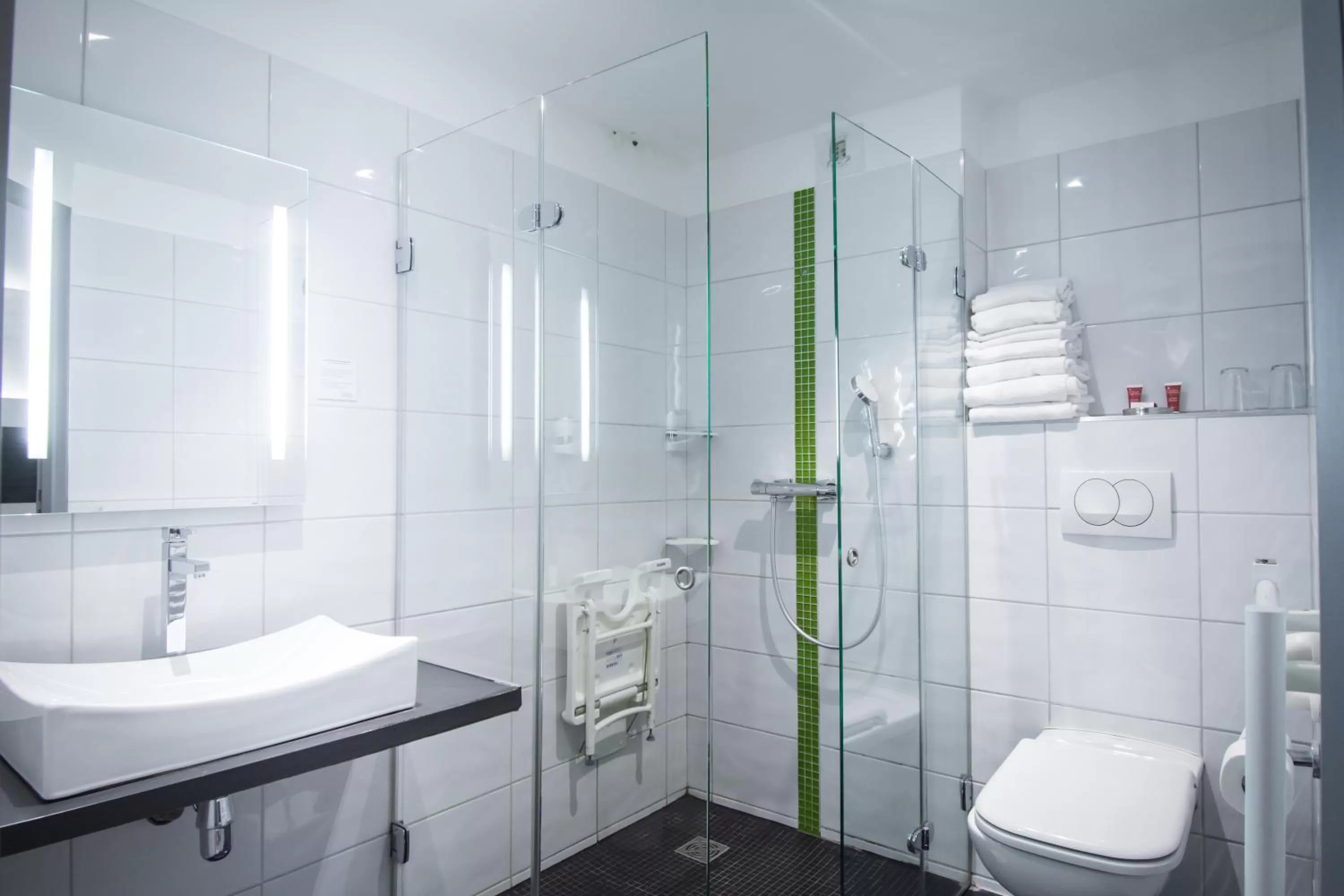 Bathroom in Hôtel Couvent du Franciscain Centre ville