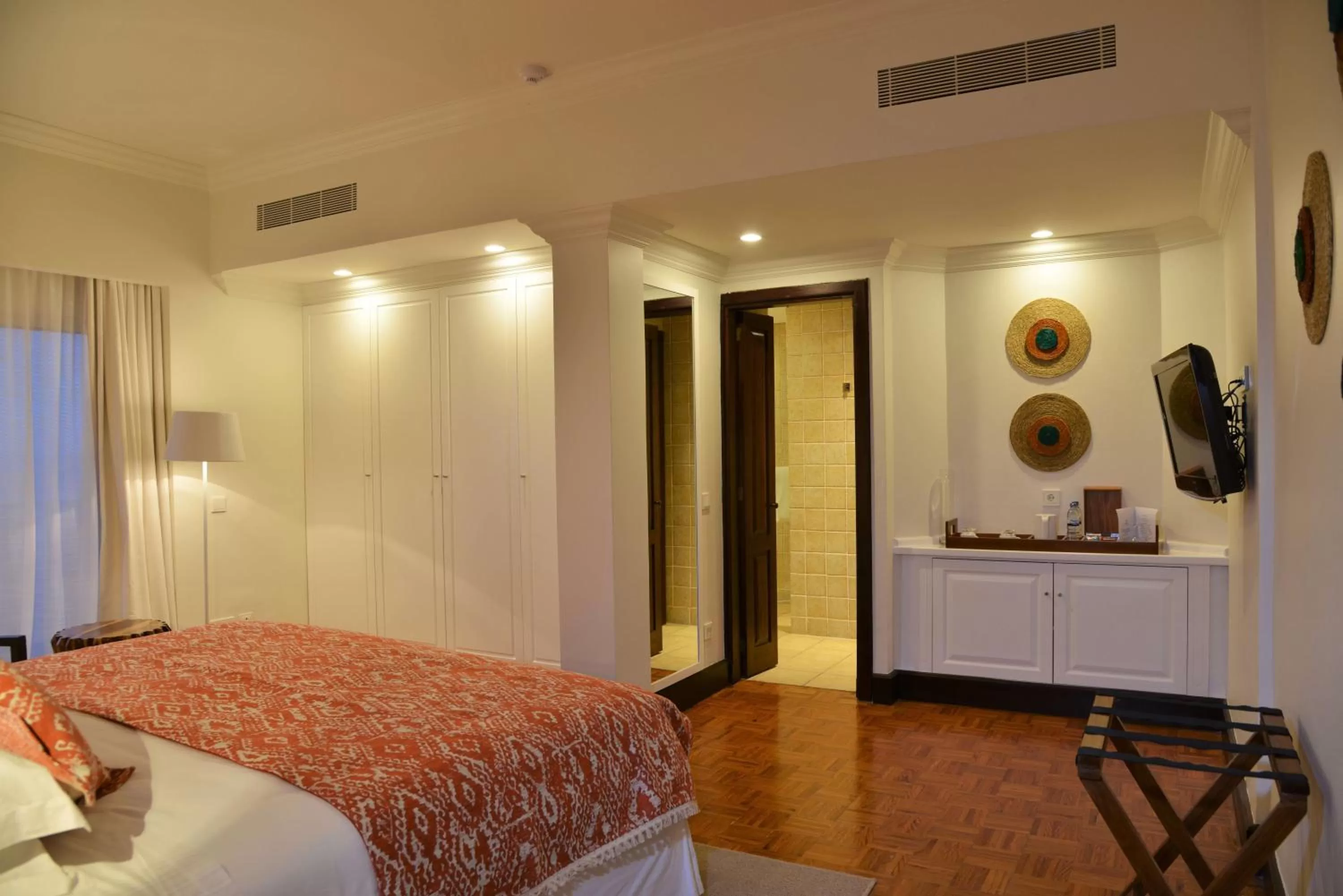 Photo of the whole room, Bed in Polana Serena Hotel