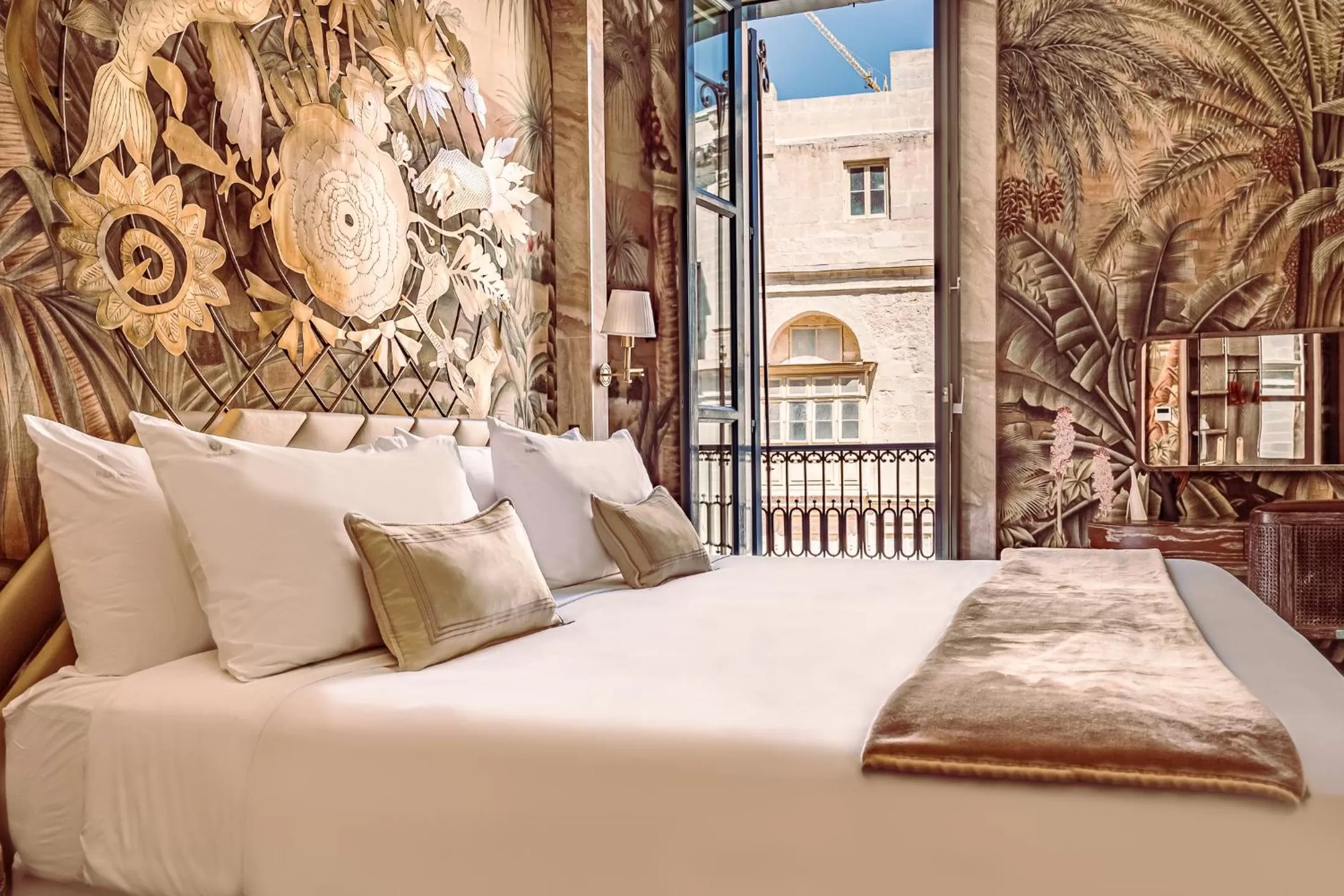 Bed in Iniala Harbour House