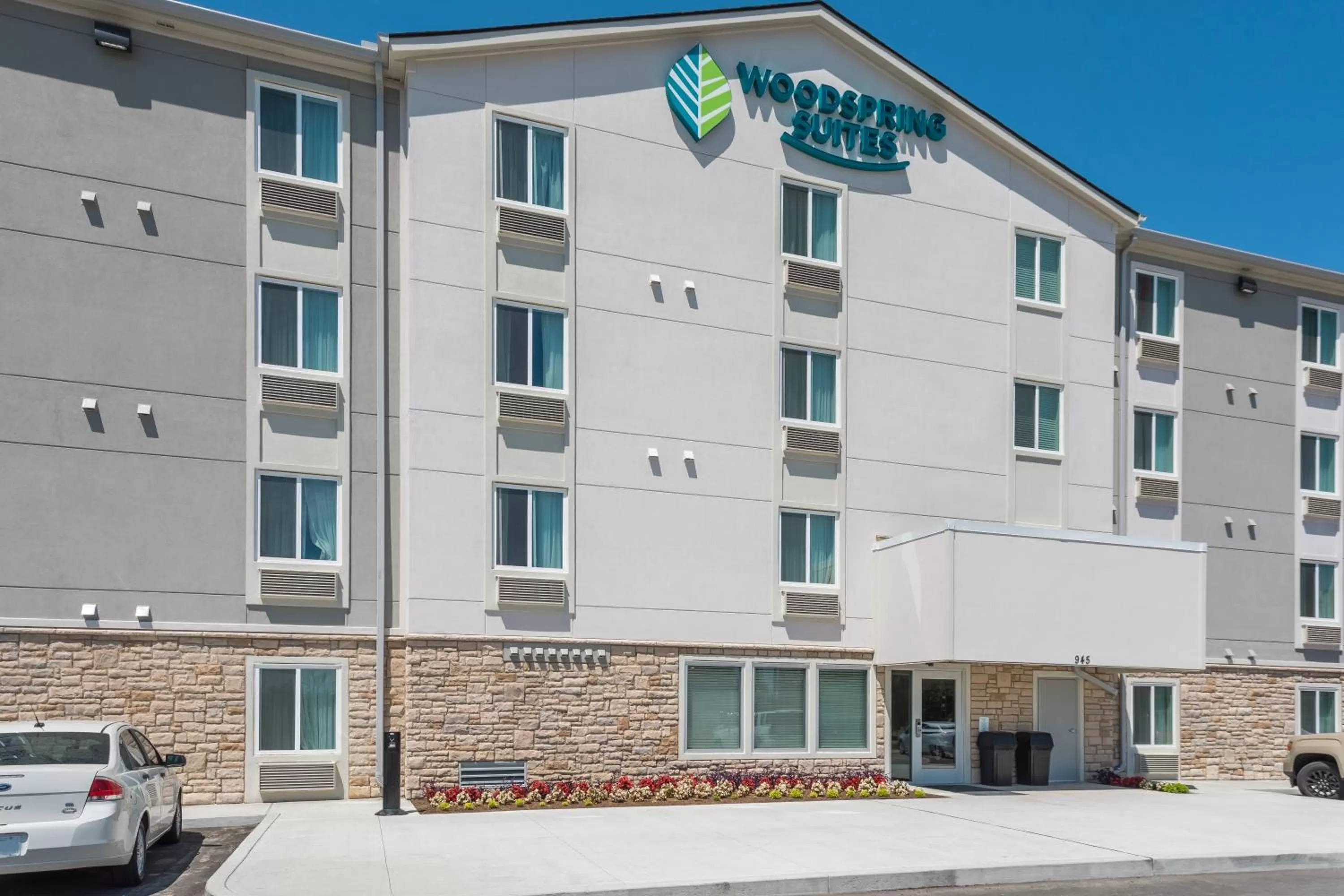 Property building in WoodSpring Suites Smyrna-La Vergne