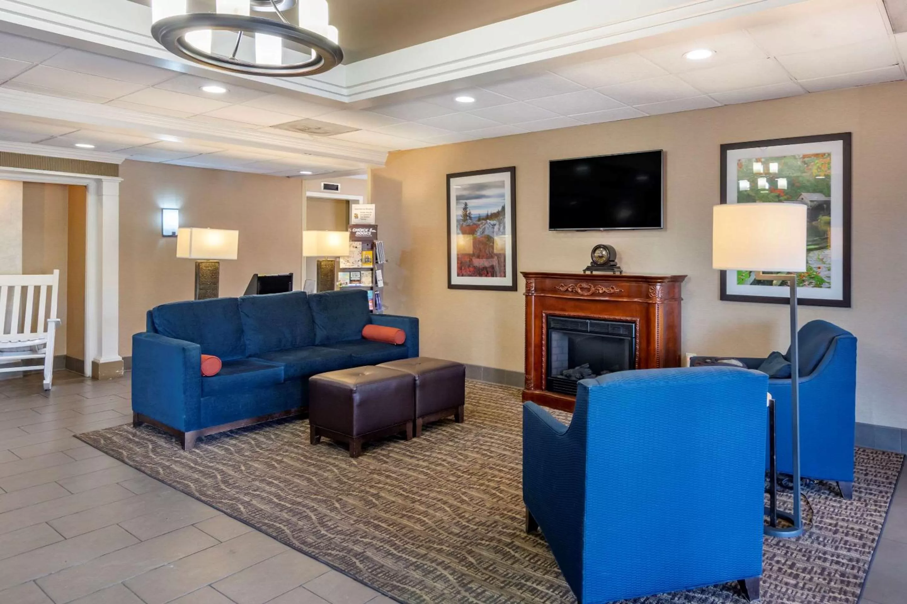 Lobby or reception in Comfort Inn & Suites Staunton