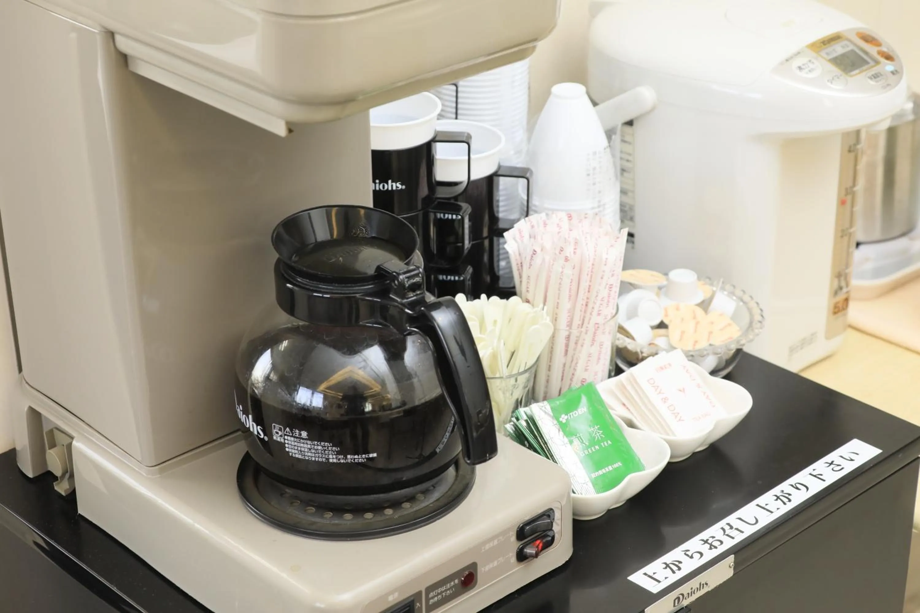 Coffee/tea facilities in Hotel Famy Inn Kinshicho