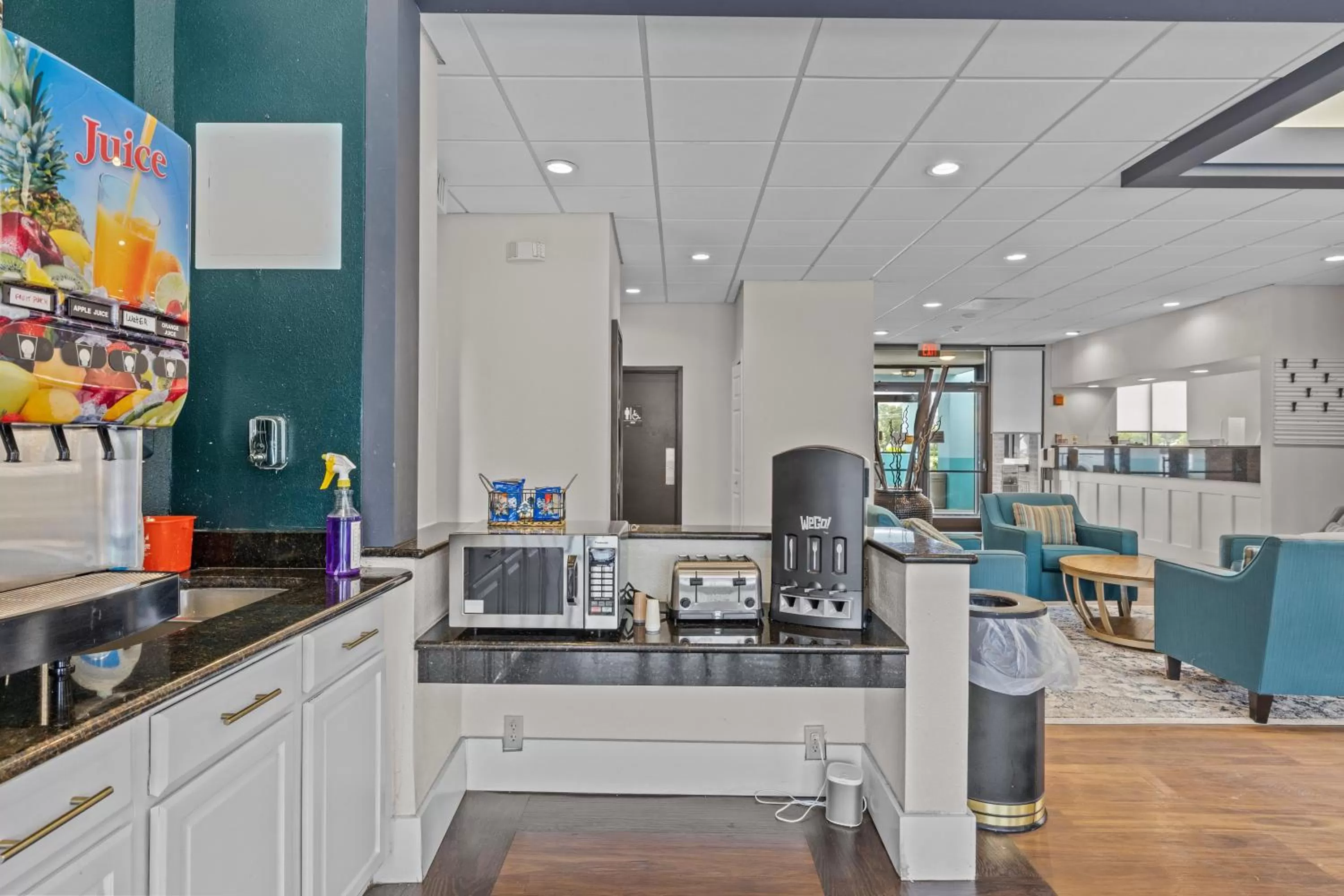 Breakfast in Garnet Inn & Suites, Morehead City near Atlantic Beach