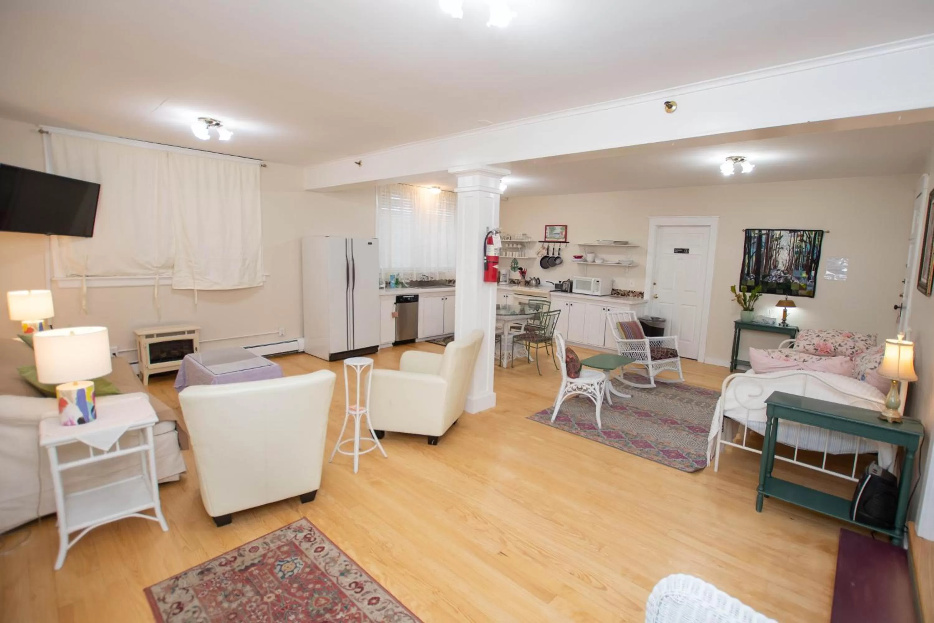 Bed in Terrace Inn and 1911 Restaurant