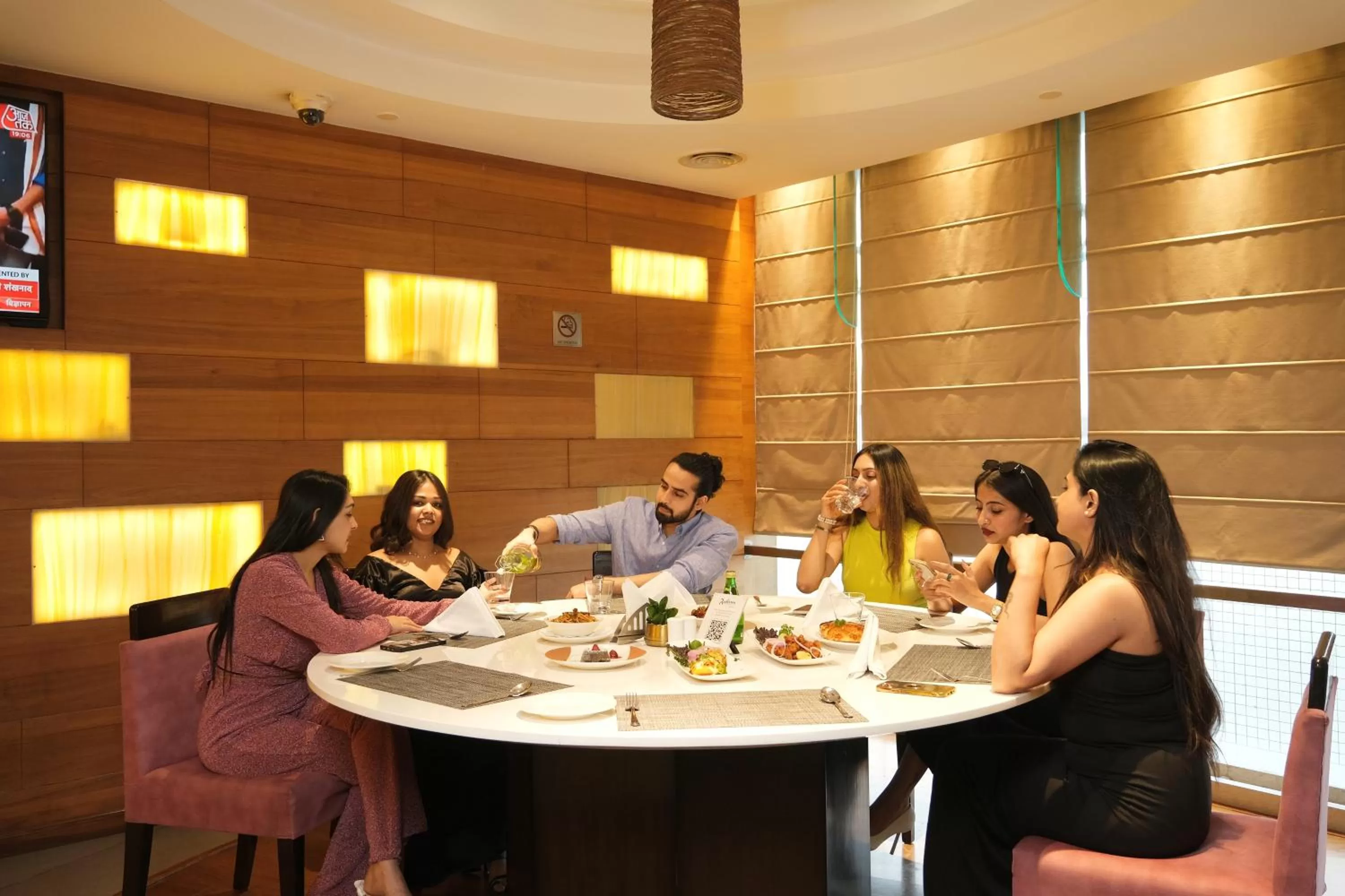 Restaurant/places to eat in Radisson Udaipur