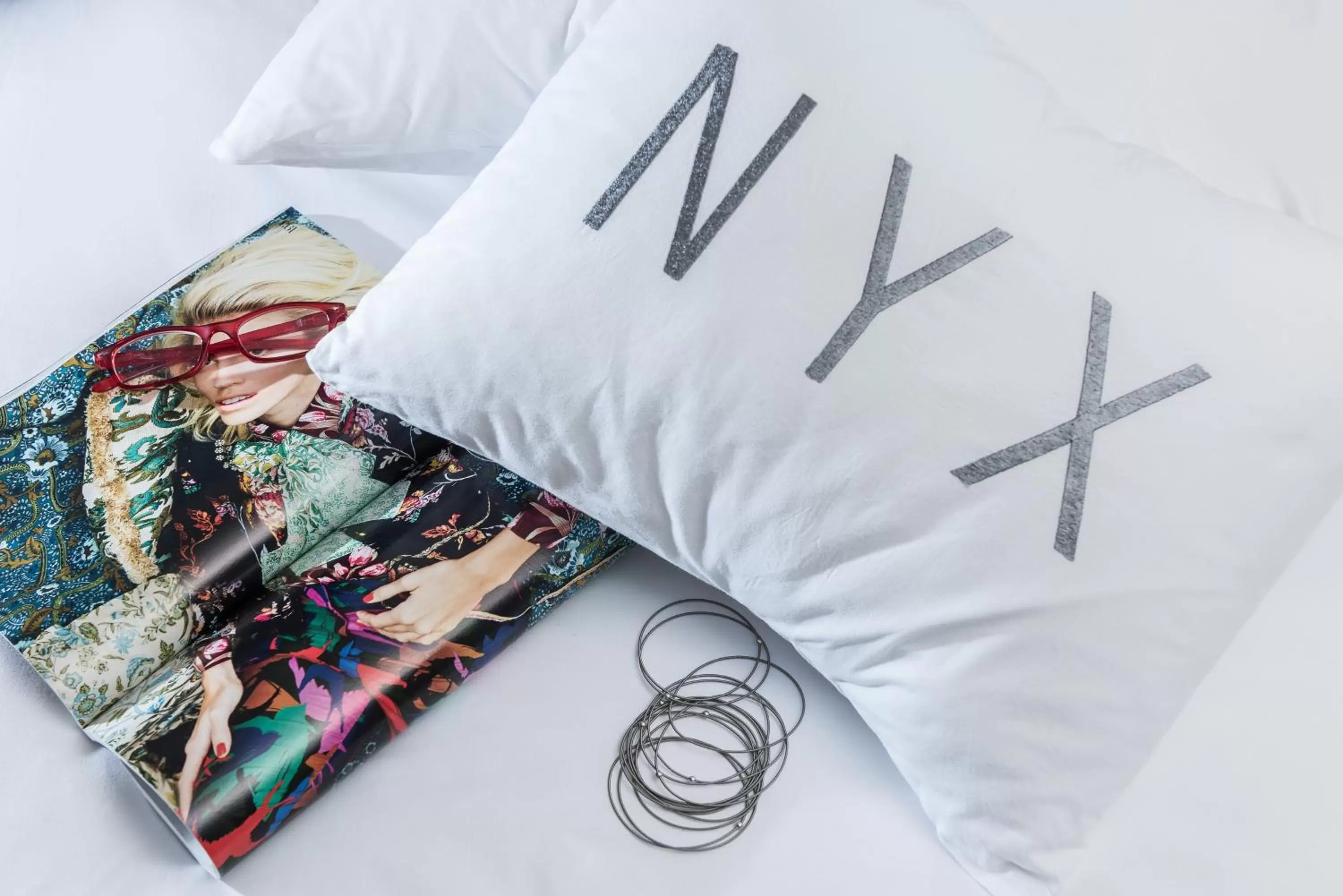 Logo/Certificate/Sign, Bed in NYX Tel Aviv