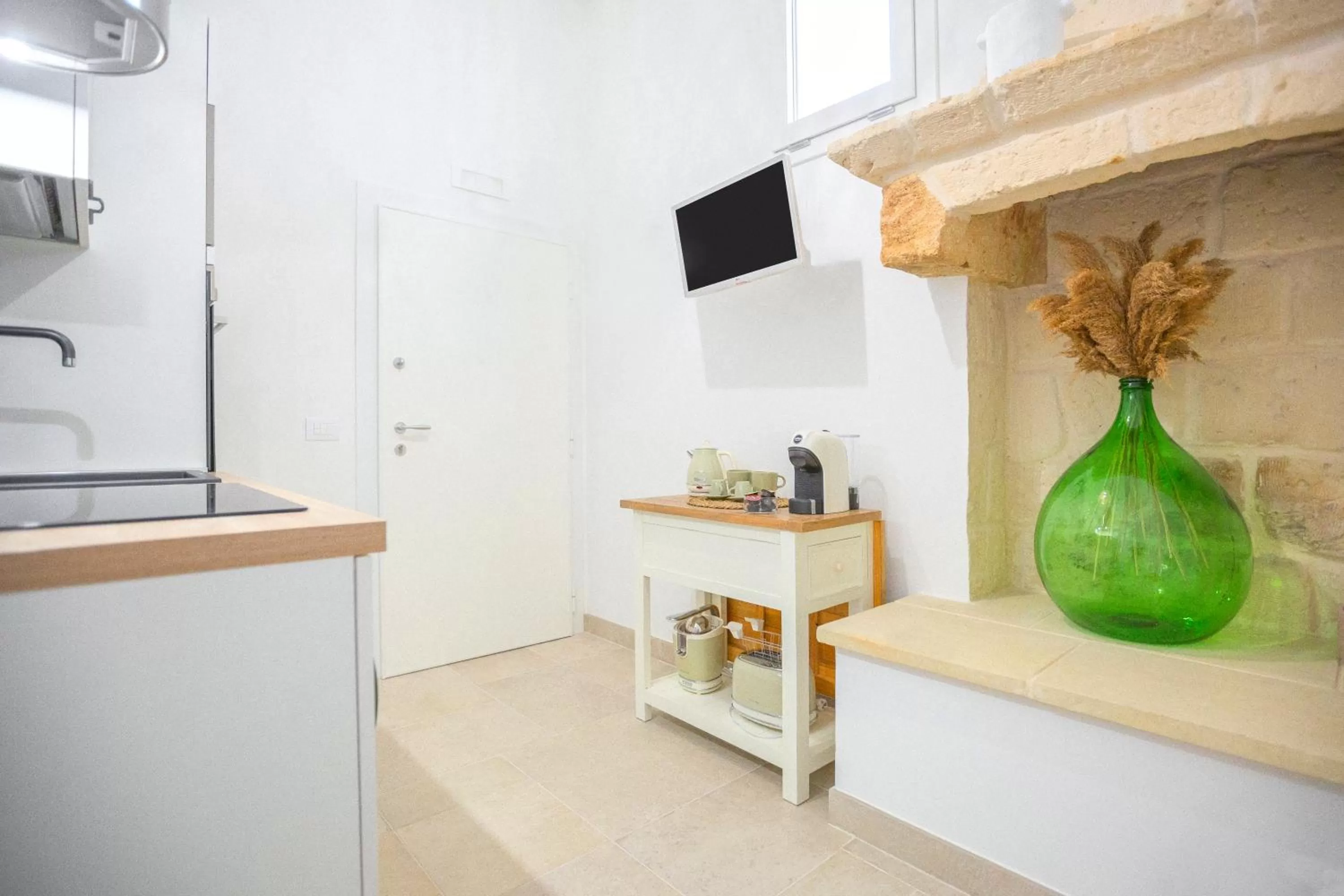 TV and multimedia in Filia Solis - Old Town SUITEs & SPA