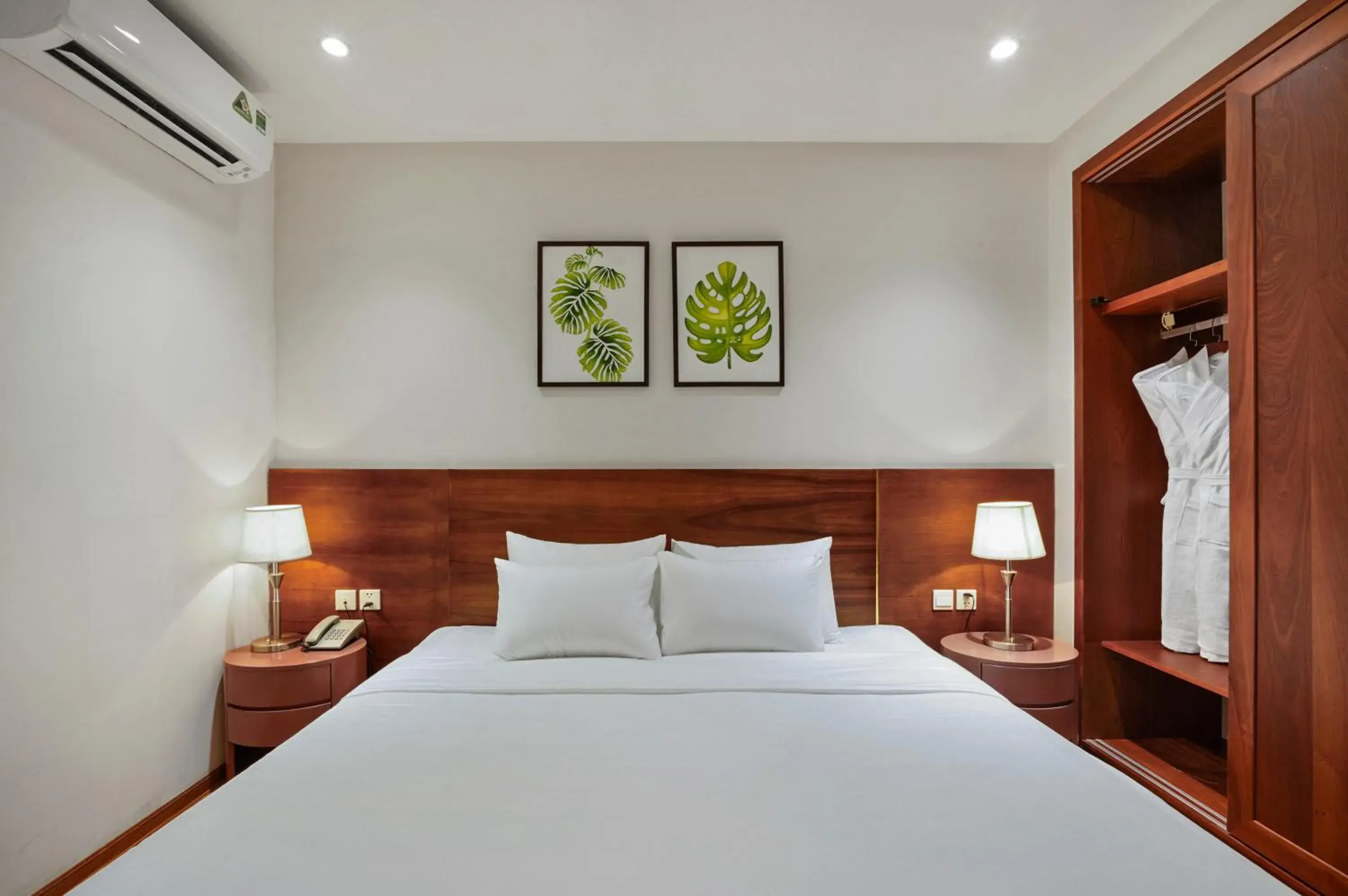 Deluxe King Room in 22Land Classic Suites Deluxe King Room in 22Land Classic Suites