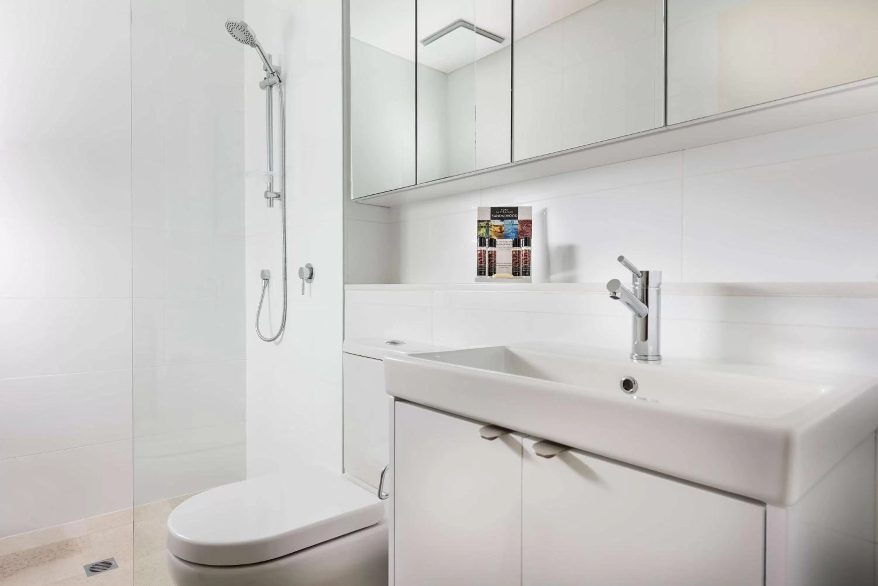 Bathroom in Ramada by Wyndham VetroBlu Scarborough Beach