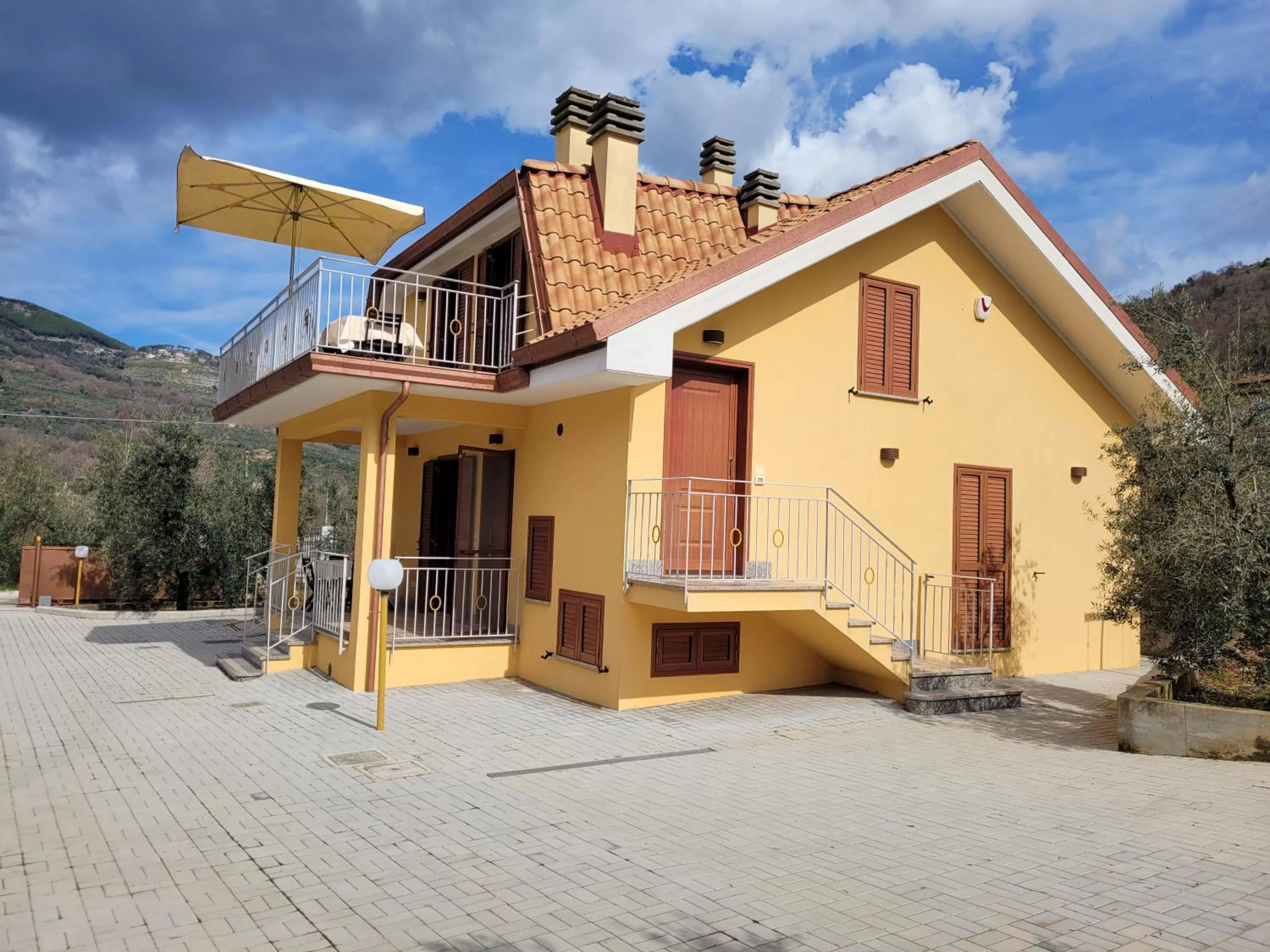 Alloggio turistico Magnifico Alessandro Valle Bernardo 04025 Lenola nei pressi di Fondi LT