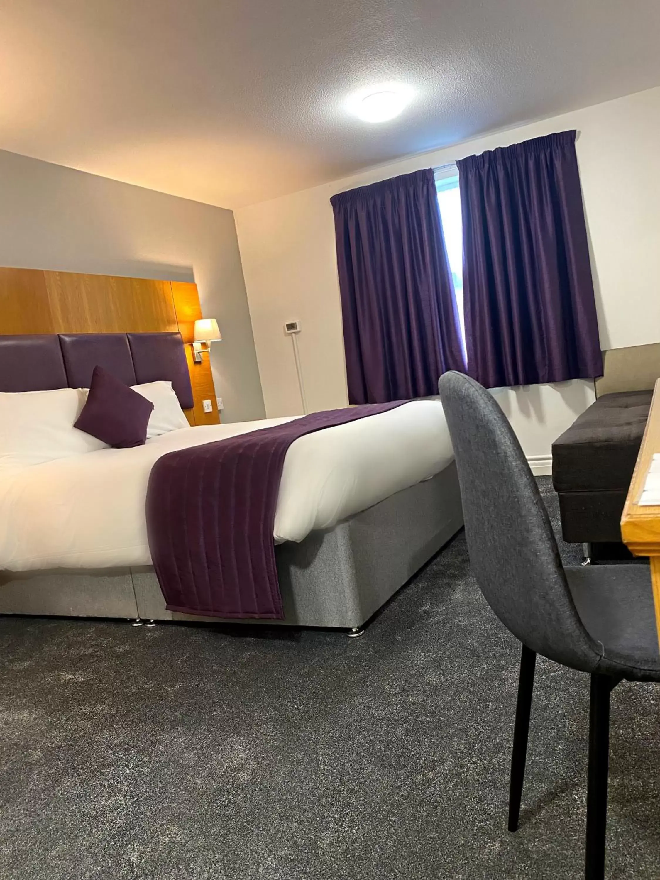 Double Room in Purple Roomz Preston South Double Room in Purple Roomz Preston South
