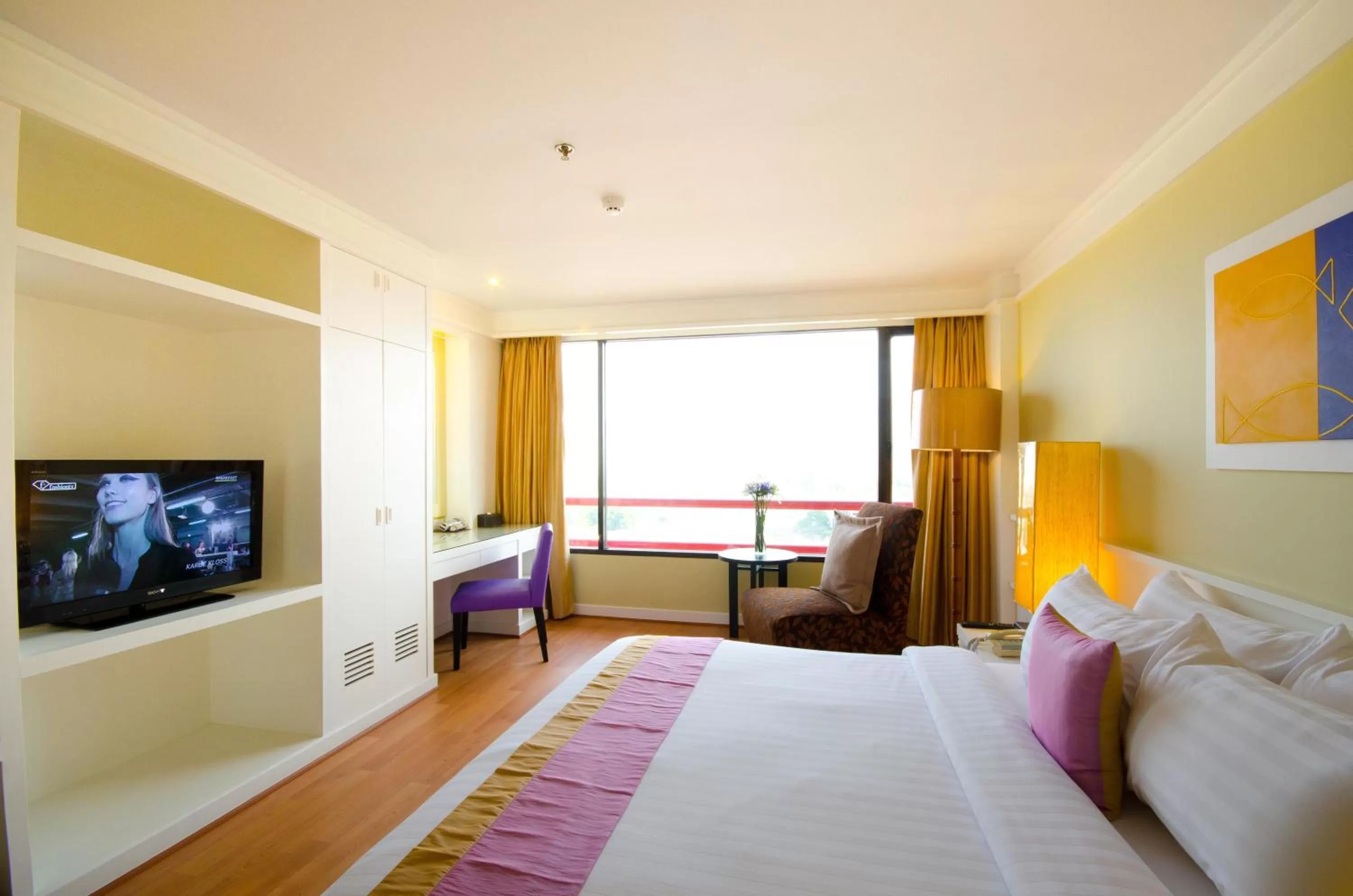 Photo of the whole room, Bed in Tongtara Riverview Hotel