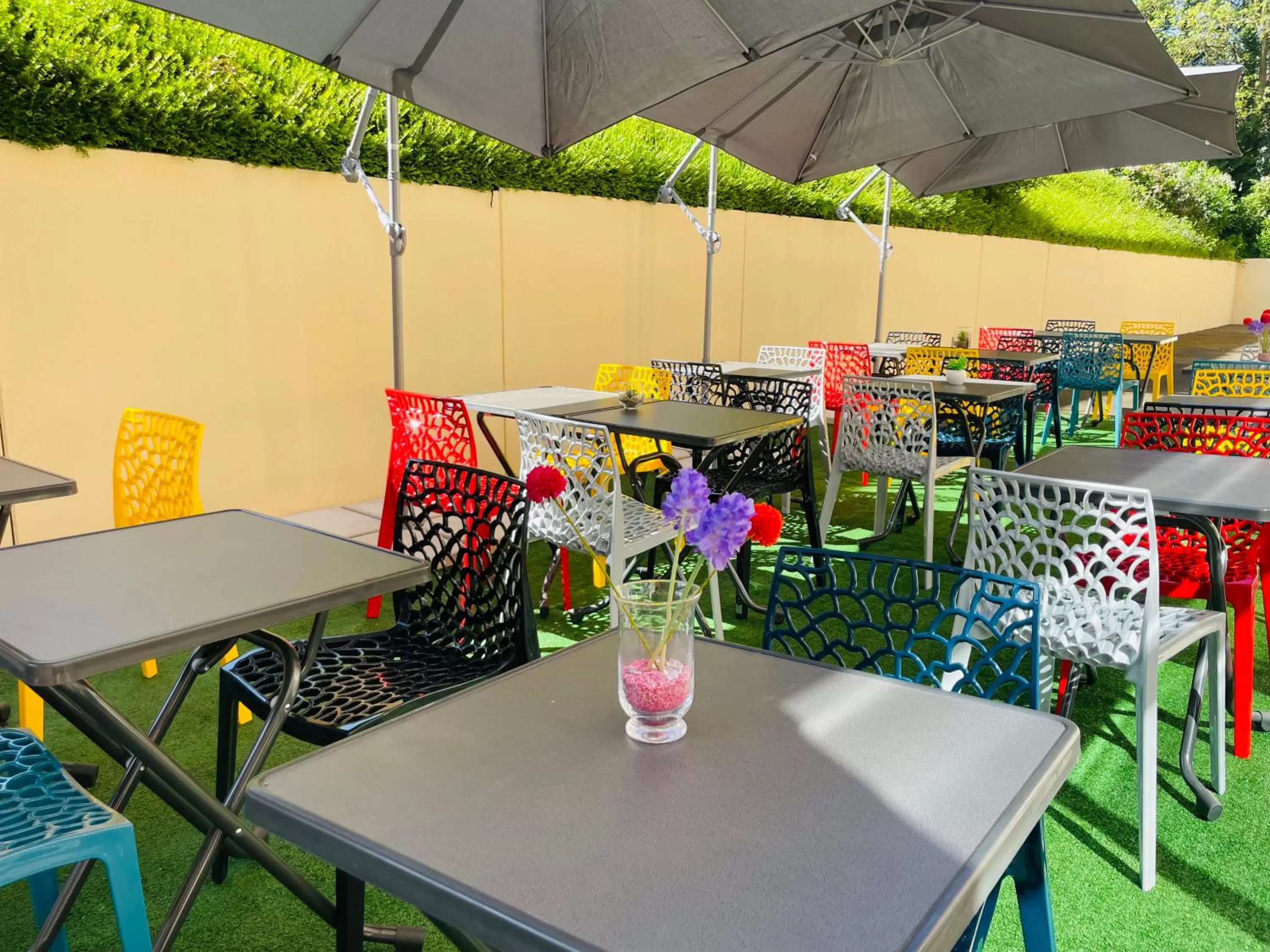 Patio in Hotel Le Saint Aubin