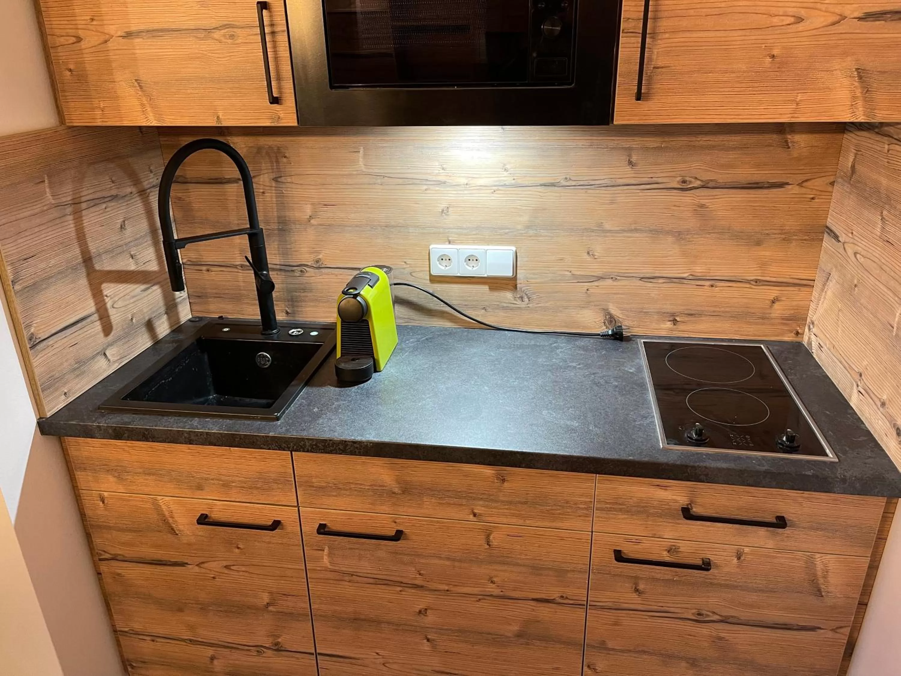 Property building in Hotel Lugsteinhof