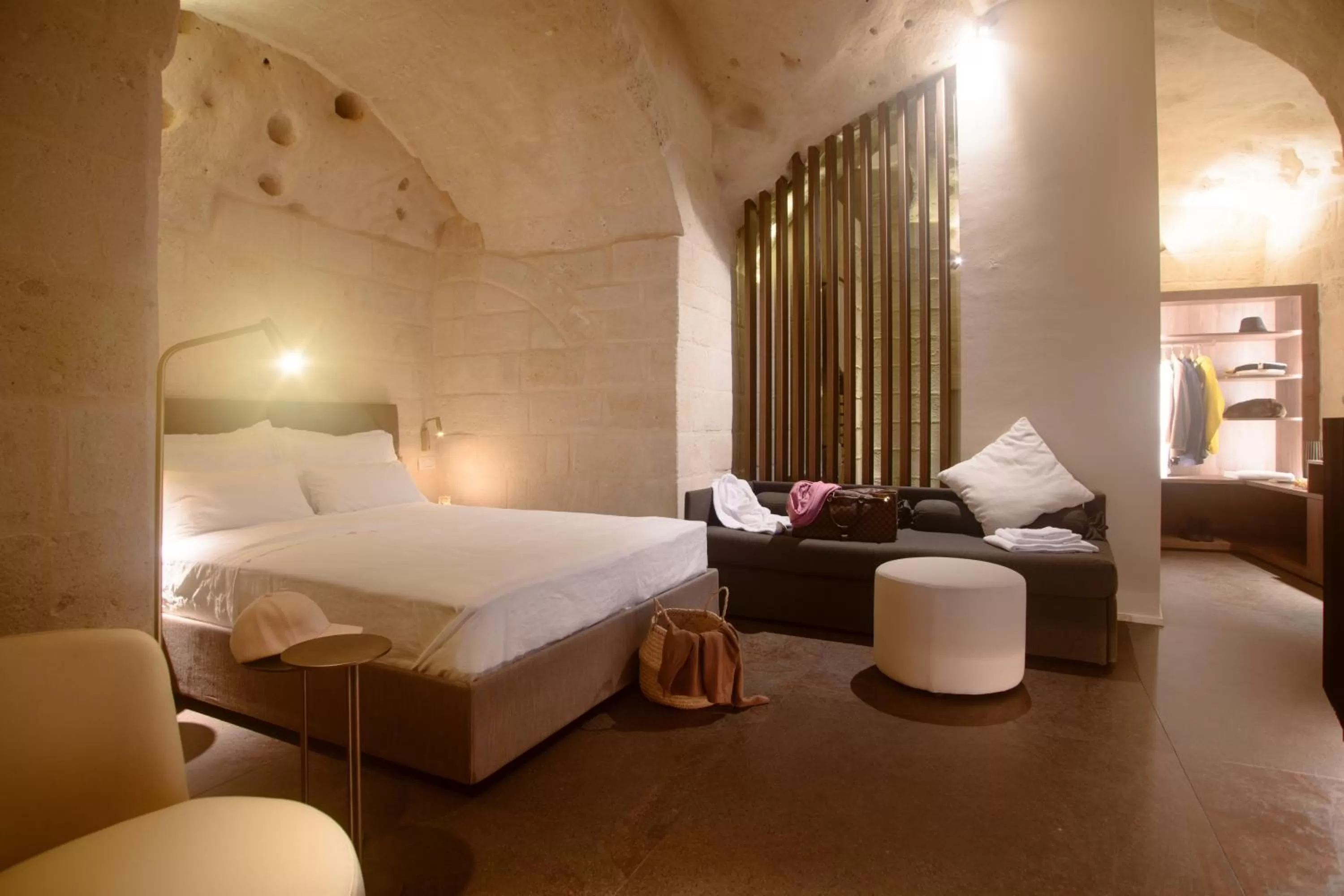 Bedroom, Bed in Le Malve Cave Retreat