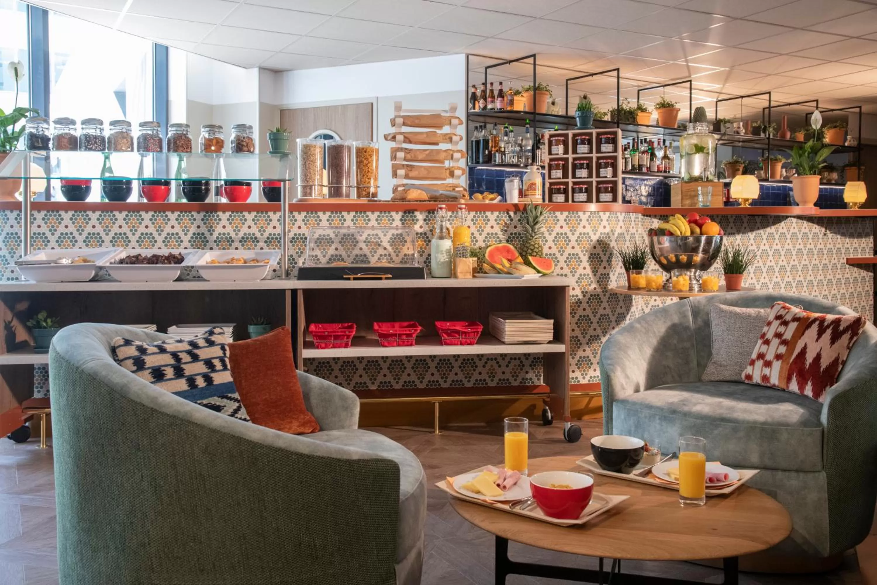 Lounge or bar in Novotel Suites Nice Airport