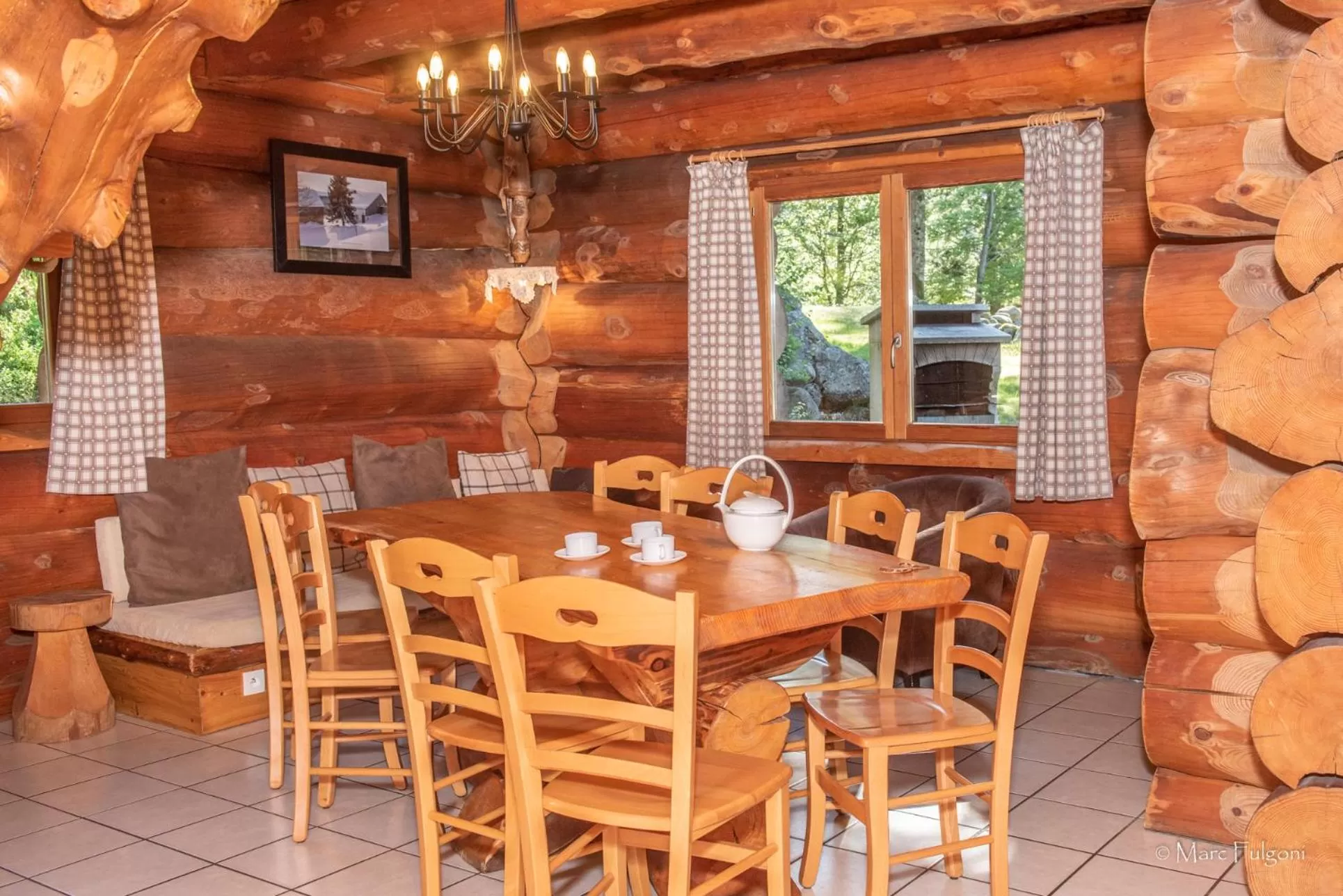 Lounge or bar in Le Couarôge Chalets et Appartements