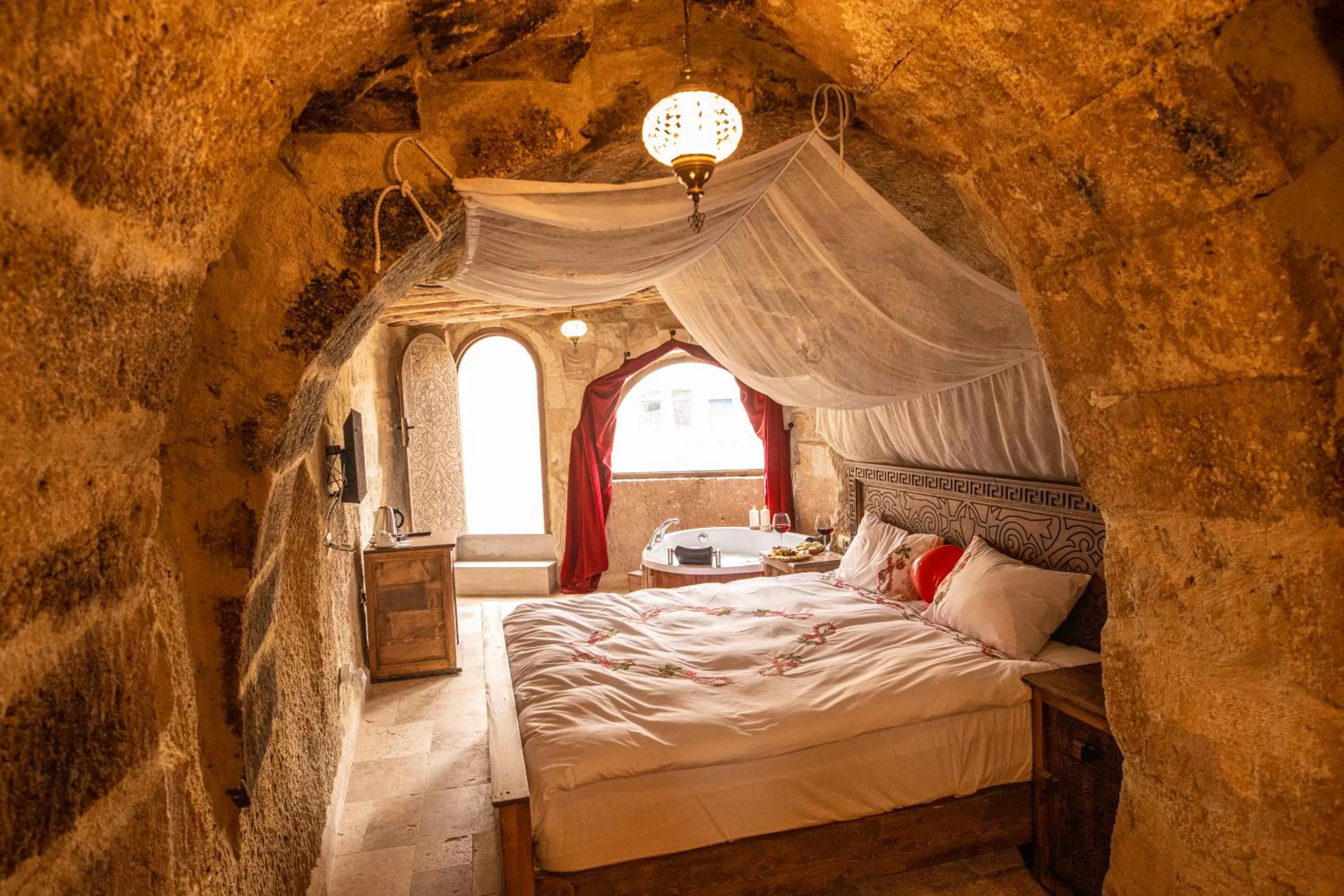 Photo of the whole room, Bed in Kayata Cave Suites Special Class