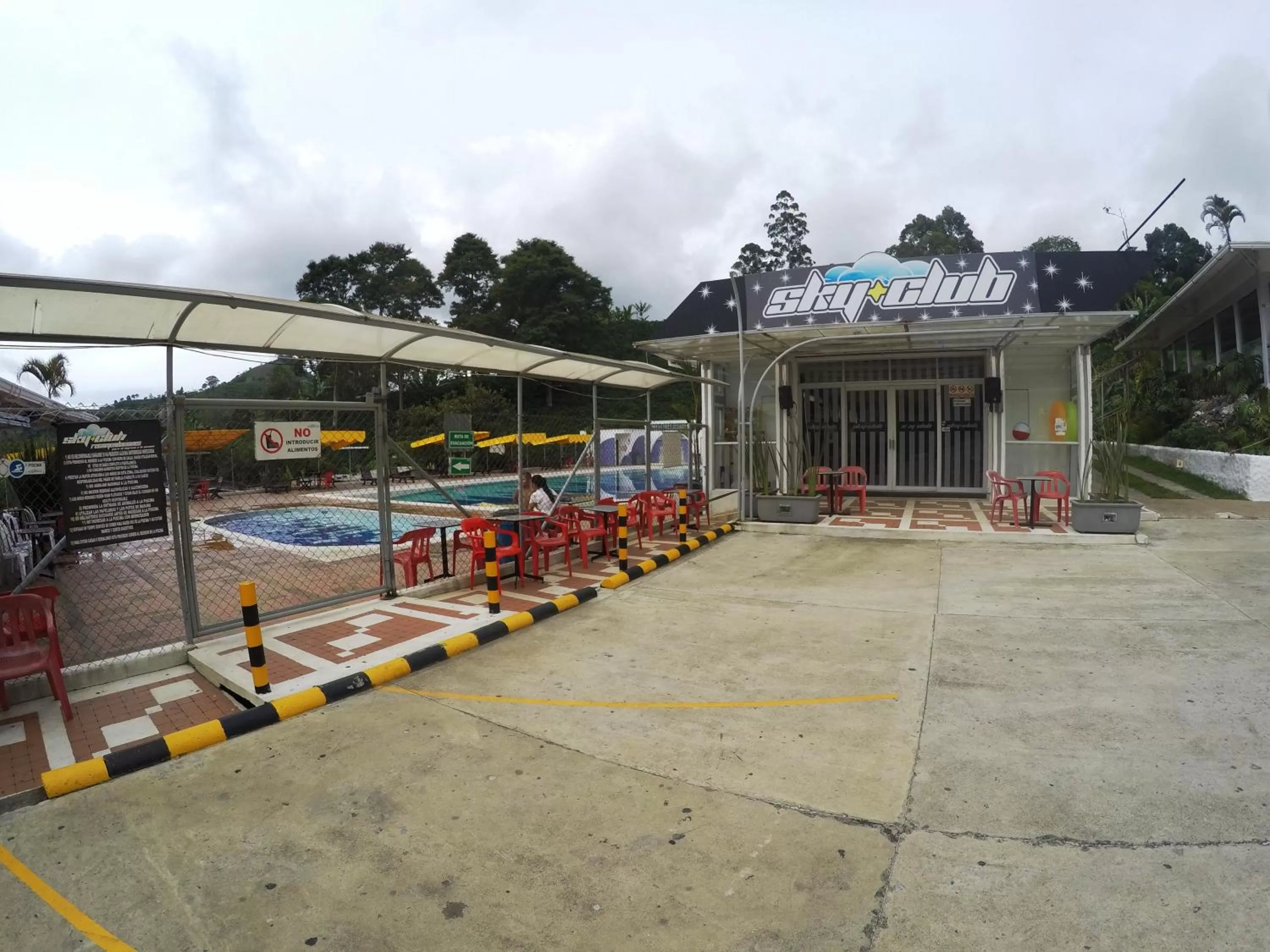 On-site shops in Sky Club Eco Hotel