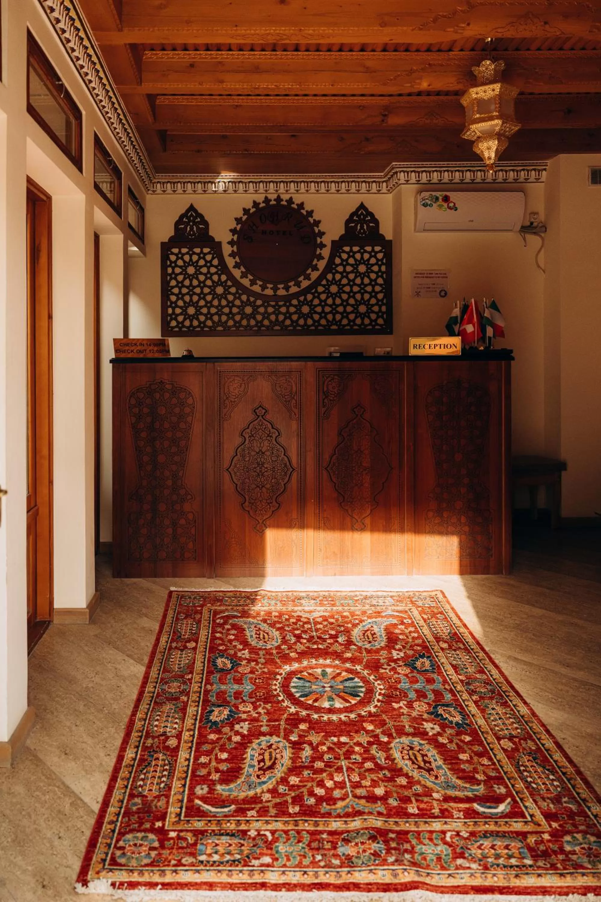 Lobby/Reception in Hotel SHOHRUD