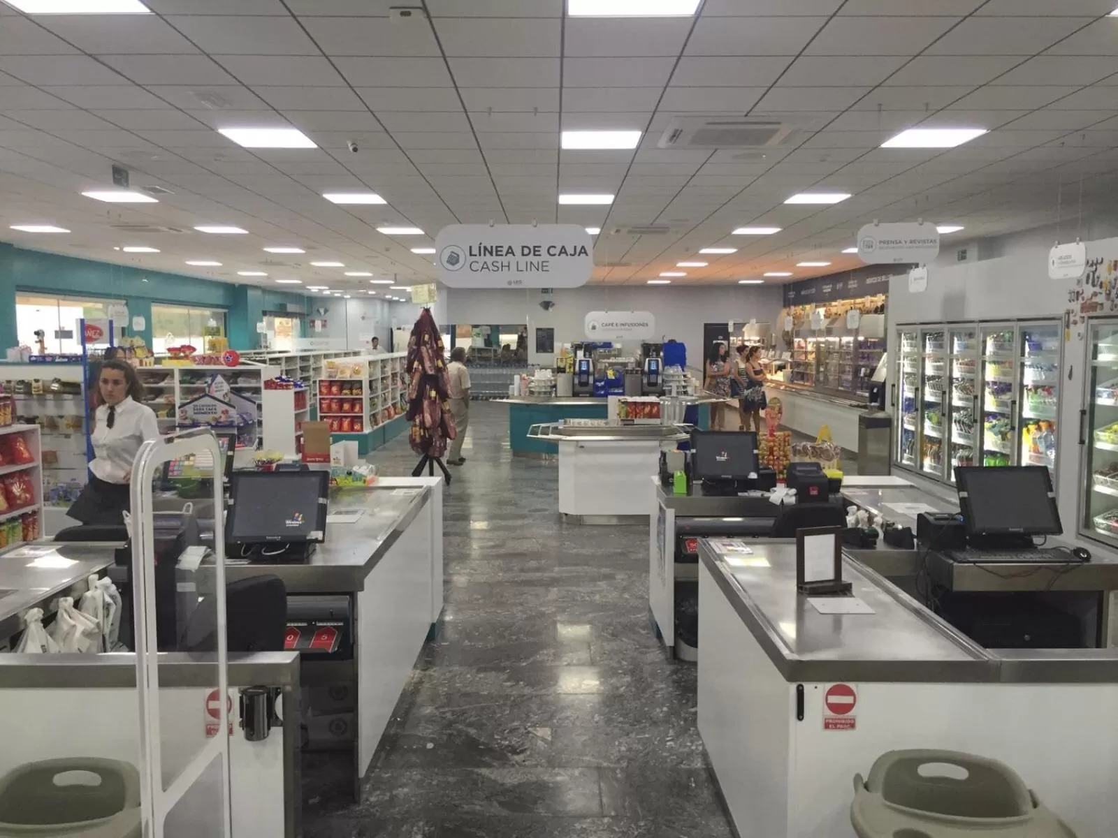 On-site shops in Complejo 24H