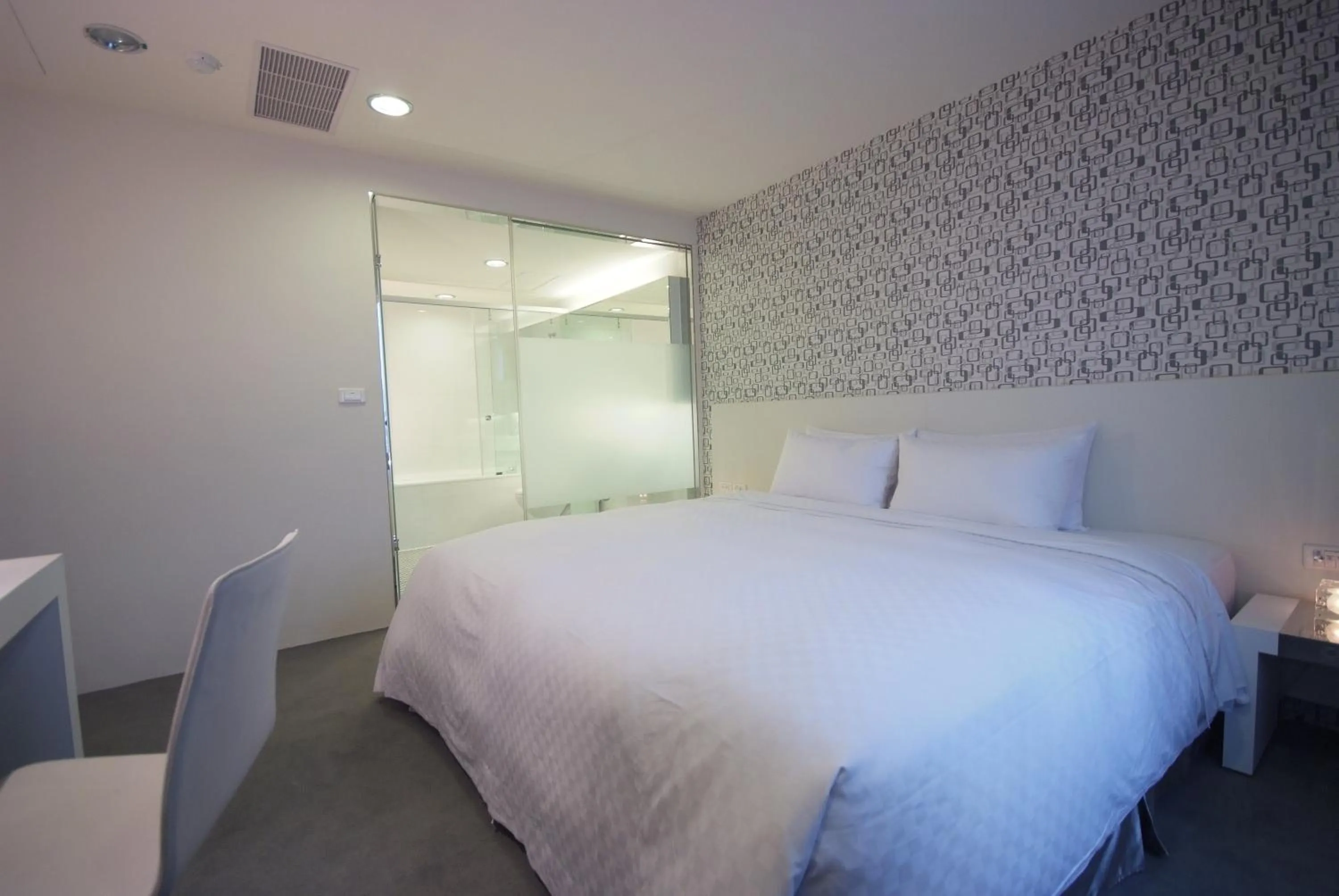 Photo of the whole room, Bed in Hotel Purity