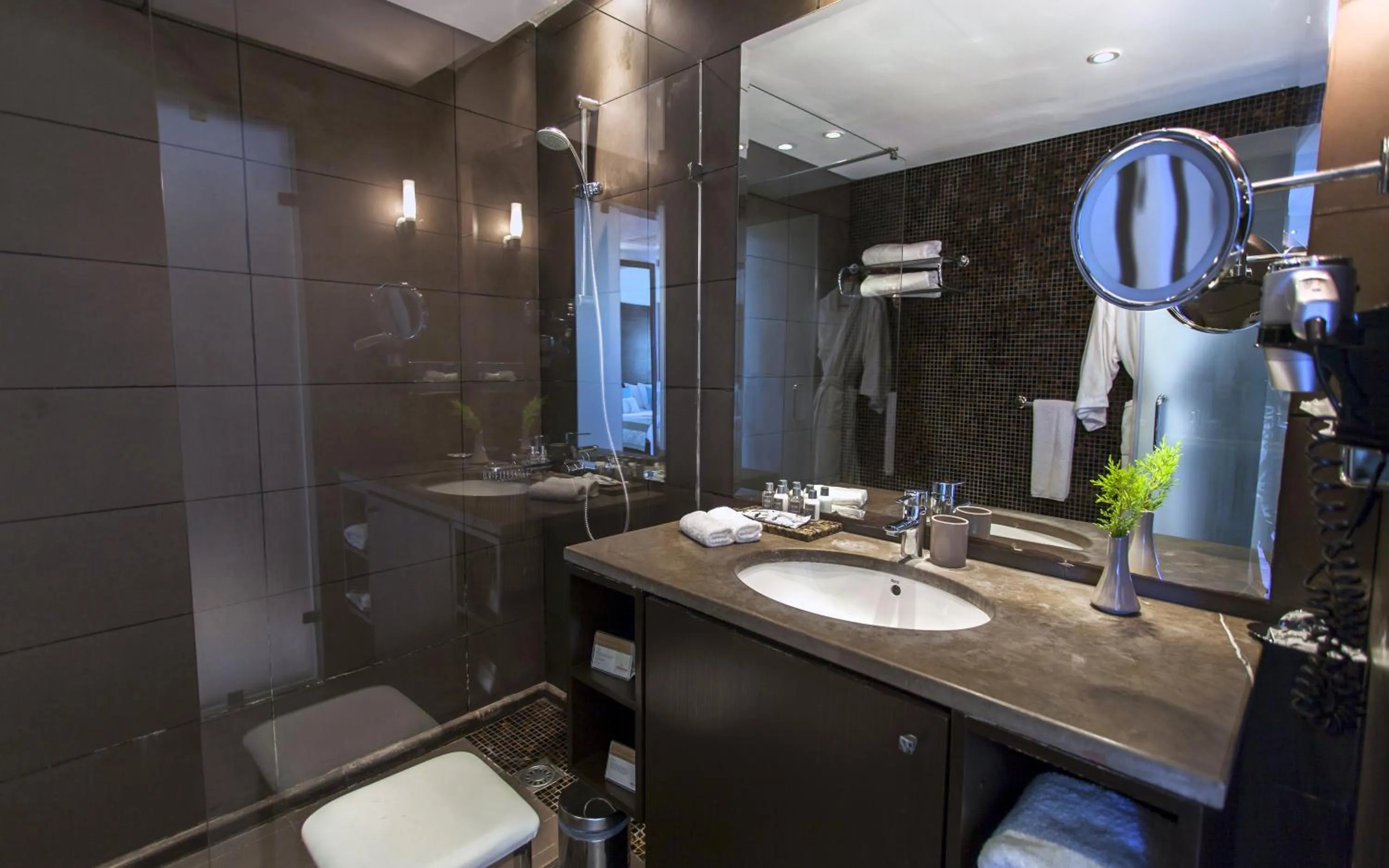 Bathroom in Mövenpick Hotel Gammarth Tunis