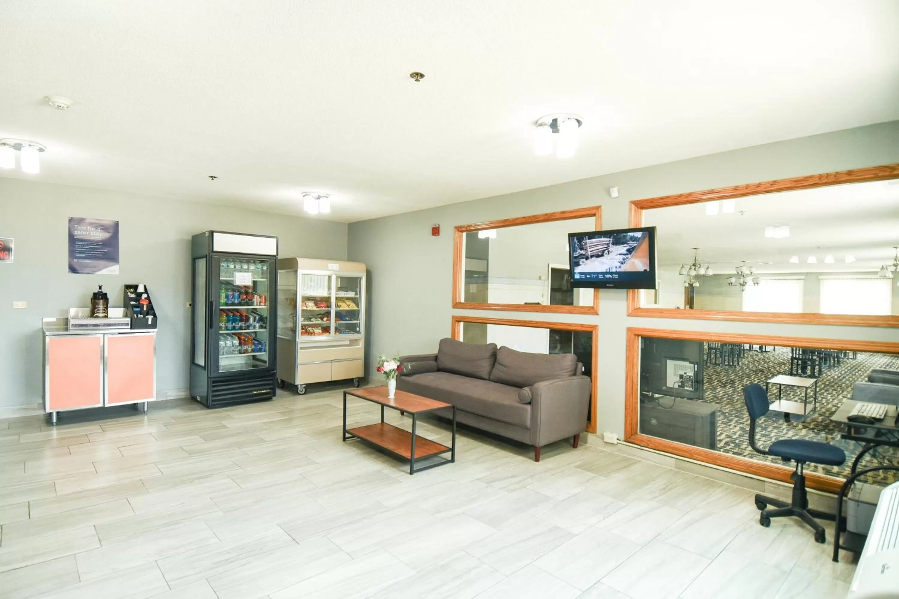 Lobby or reception in Super 8 by Wyndham McLean/Bloomington SW