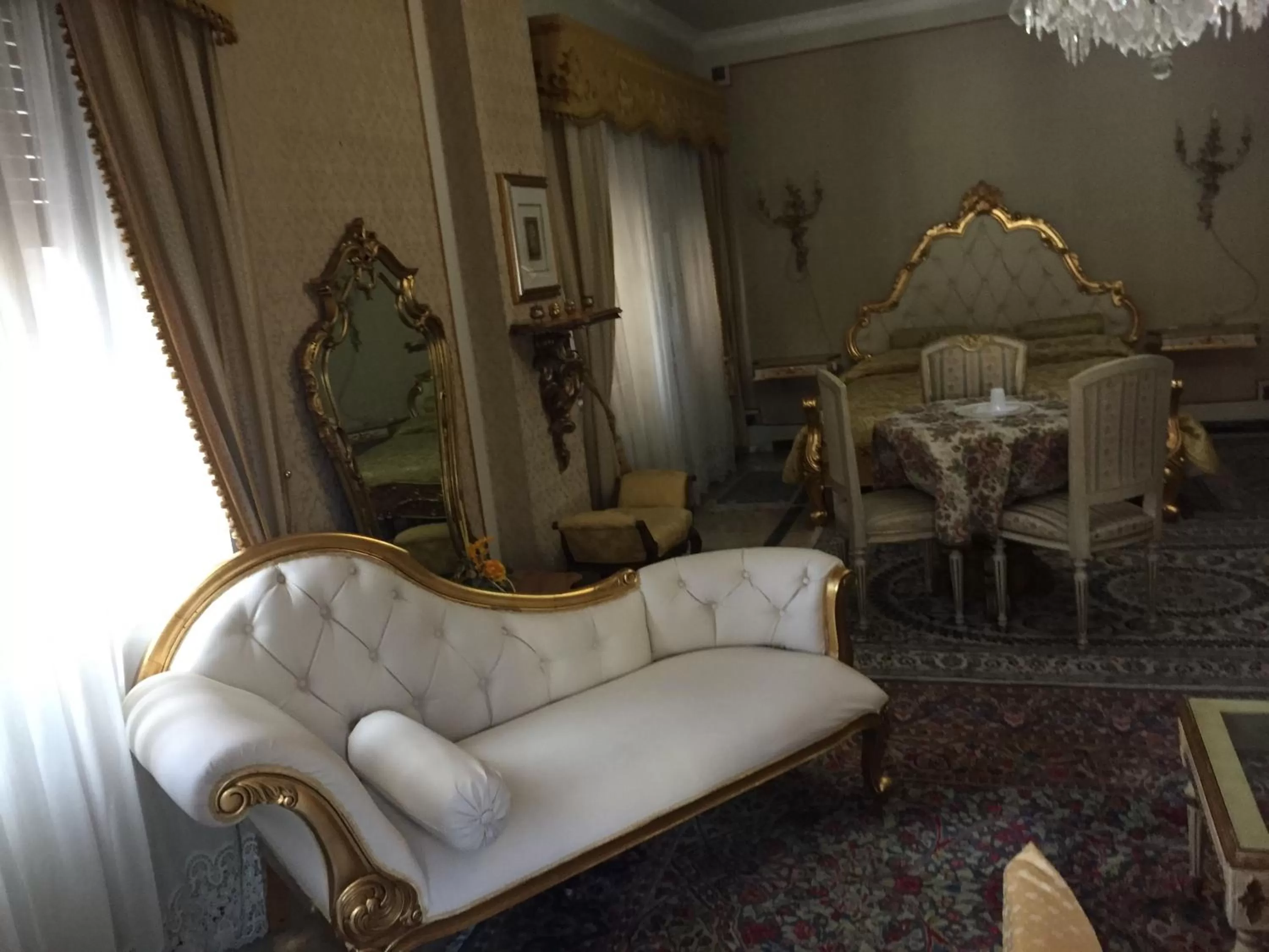 Seating Area in Stanze Barocche