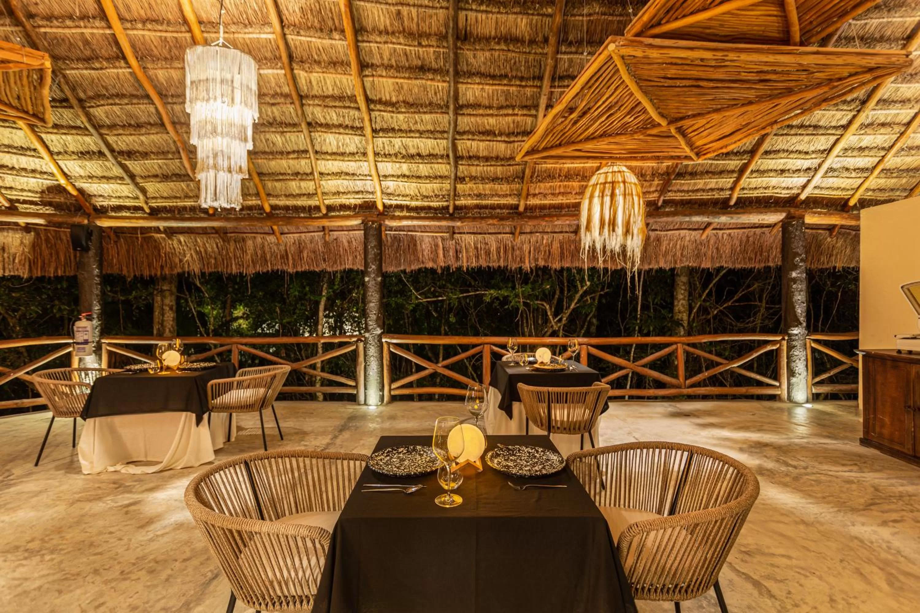 Restaurant/places to eat in Oom Bubble Boutique Riviera Cancun - Adults Only