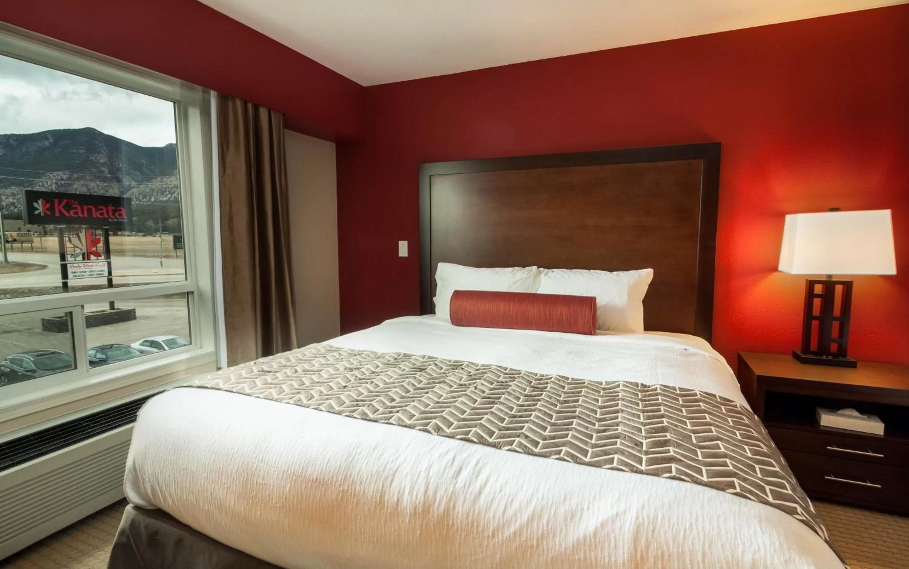 Bed in The Kanata Inns Invermere