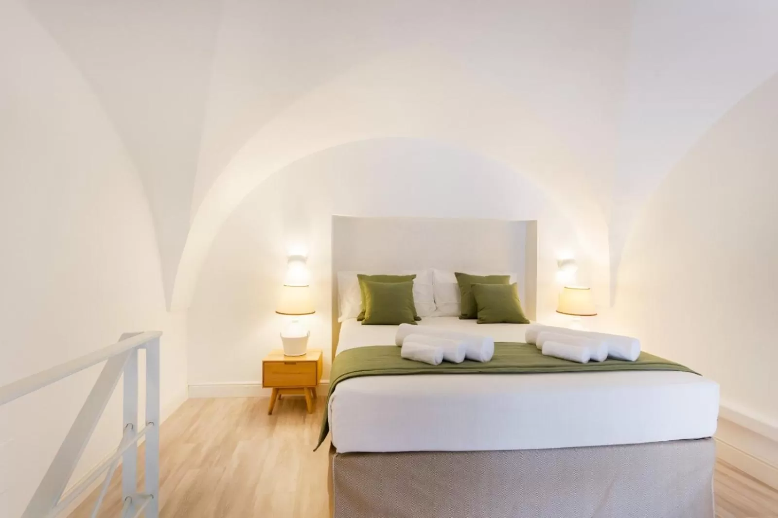 Bed in ReLuxe Private Wellness