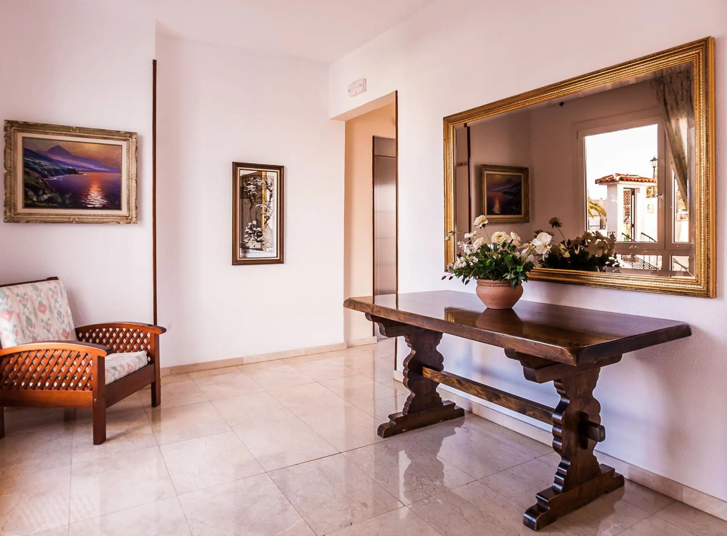 Decorative detail in Hotel Ninays