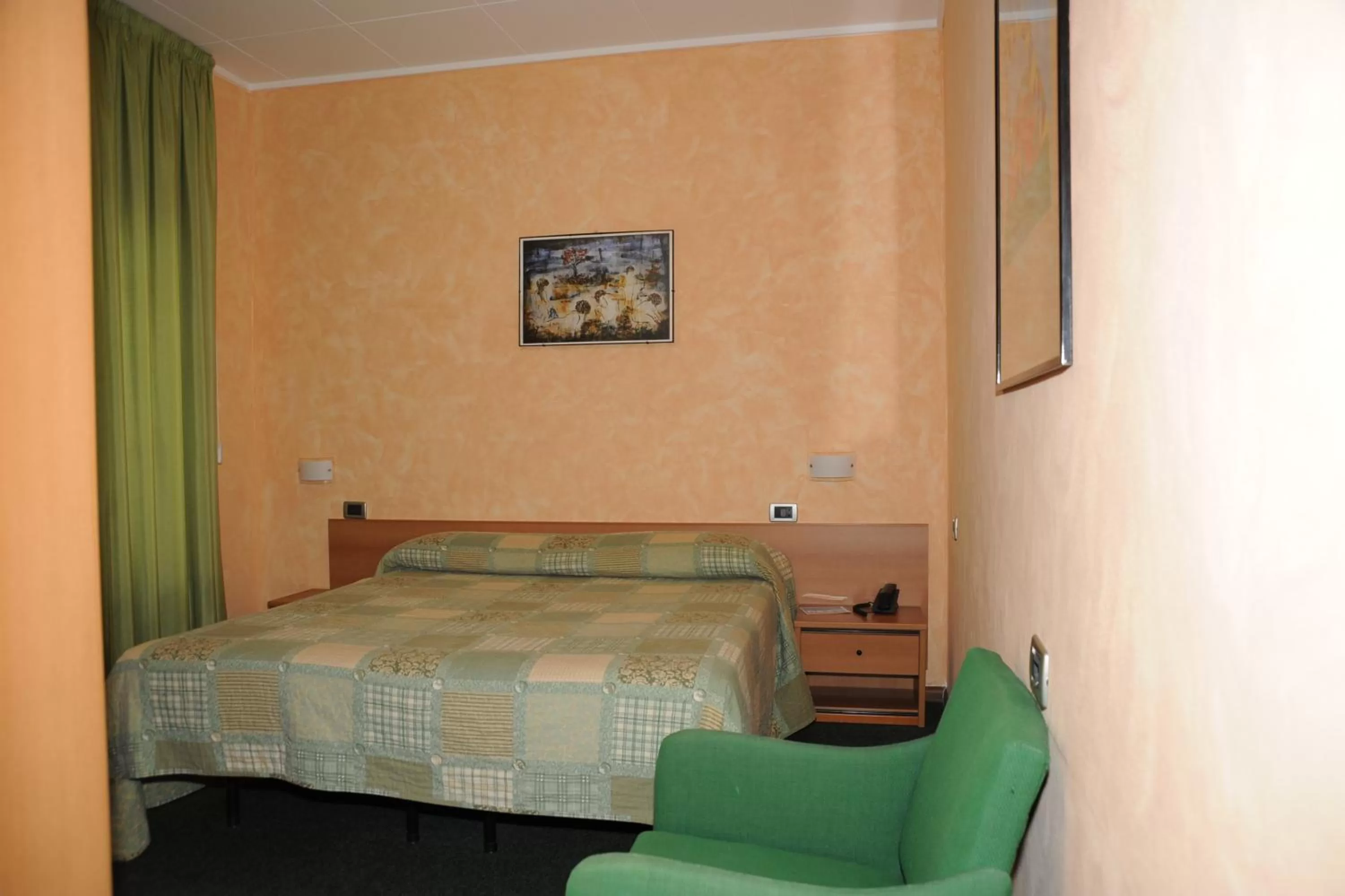 Bedroom, Bed in Hotel Valentini Inn