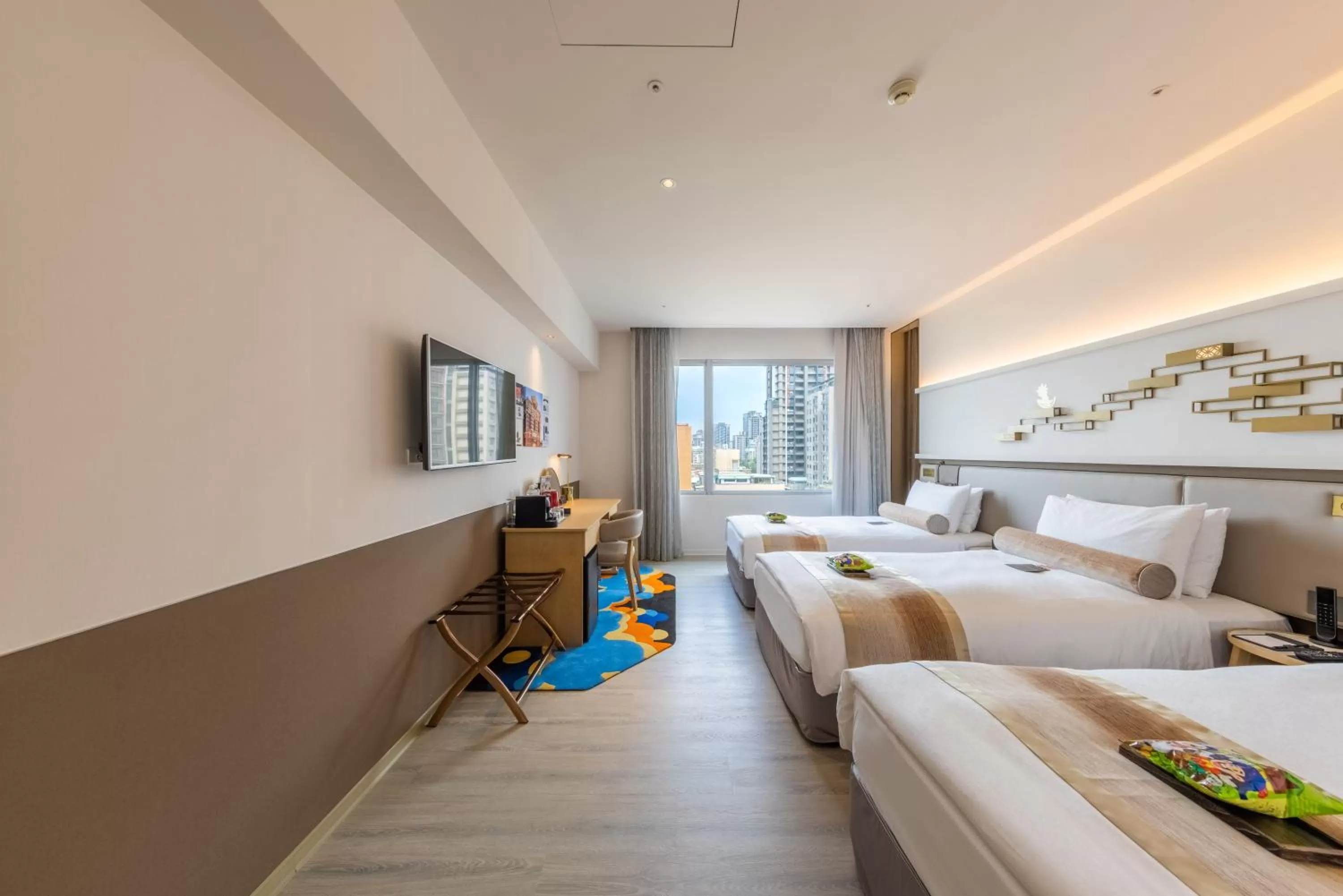 Photo of the whole room, Bed in Taipei Garden Hotel - Ximending