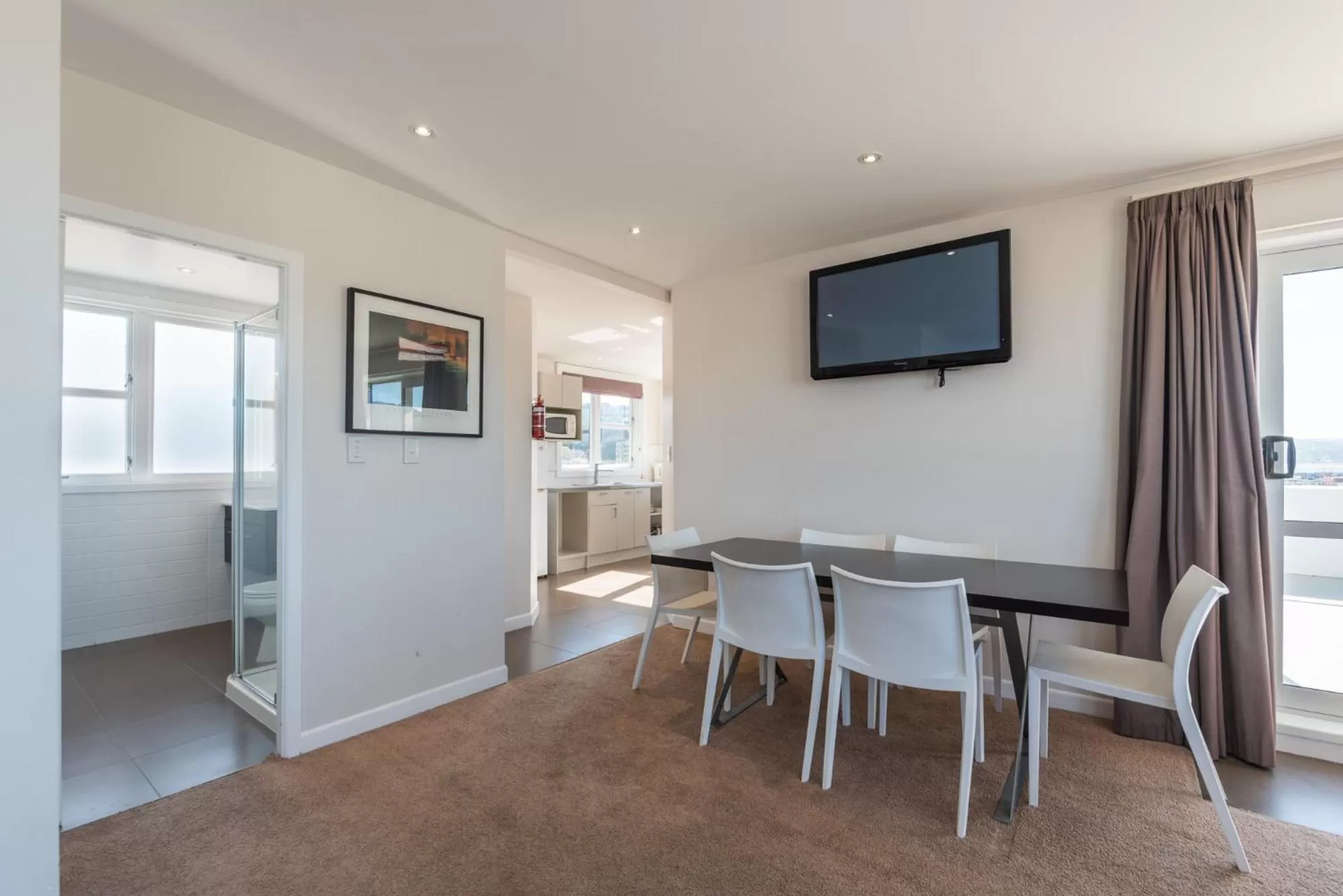 Capital View Motor Inn - Free Parking