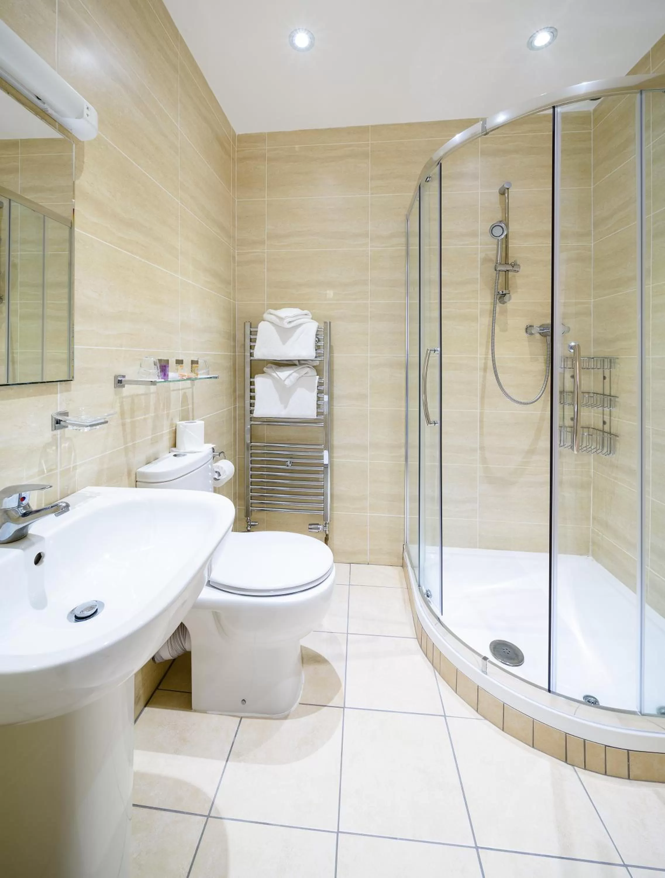 Shower in The Atholl Palace